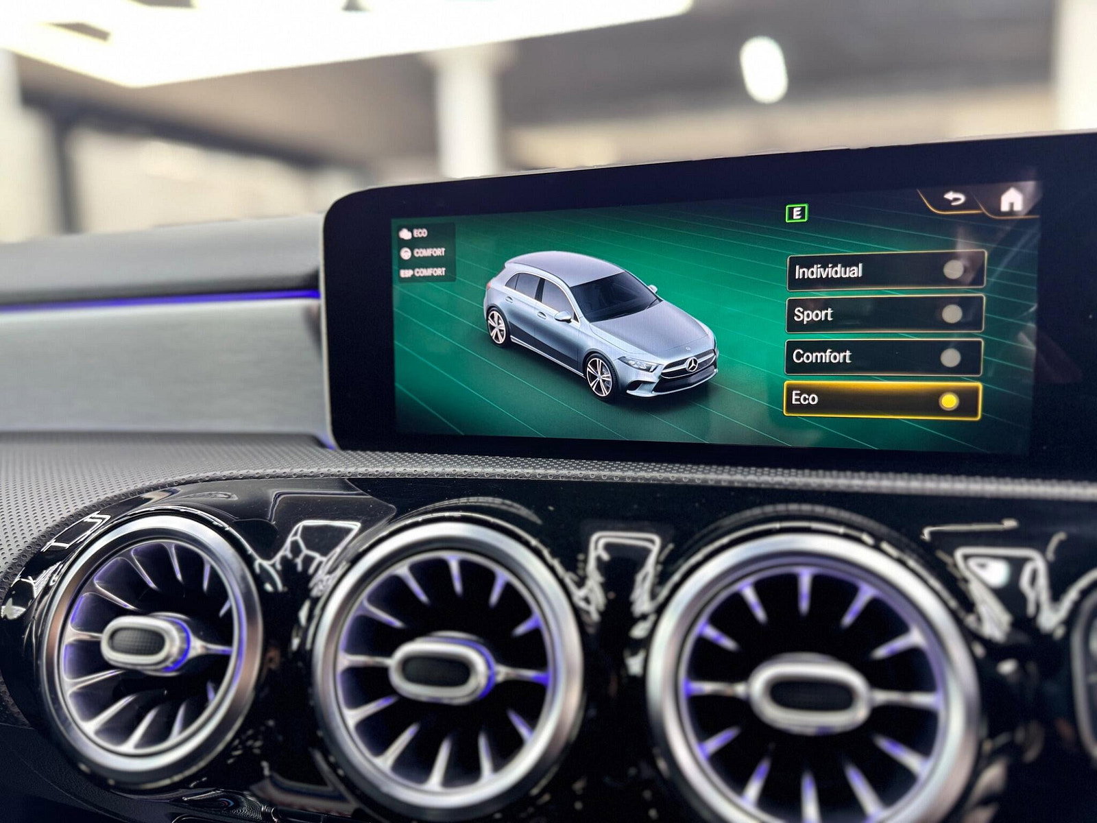 Mercedes-Benz A Class 1.3 A180 AMG Line (Premium) 7G-DCT Euro 6 (s/s) 5dr 5dr Automatic 2019
