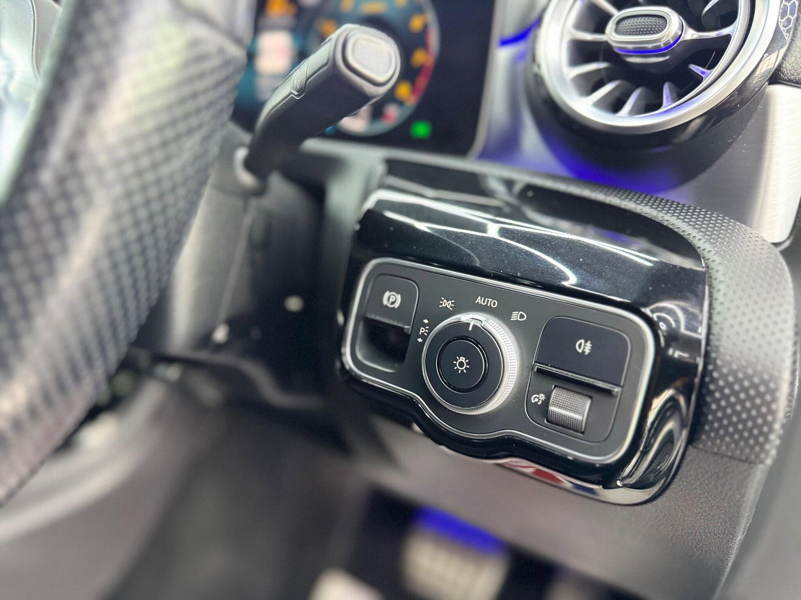 Mercedes-Benz A Class 1.3 A180 AMG Line (Premium) 7G-DCT Euro 6 (s/s) 5dr 5dr Automatic 2019