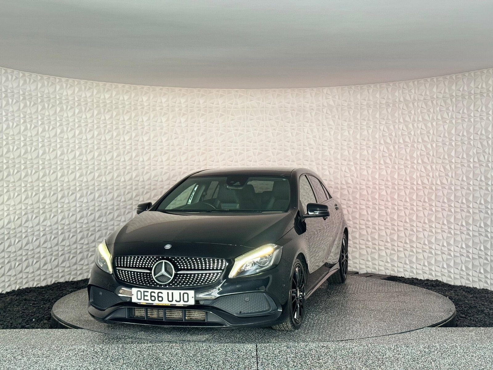 Mercedes-Benz A Class 2.1 A200d AMG Line (Premium Plus) 7G-DCT Euro 6 (s/s) 5dr 5dr Automatic 2017