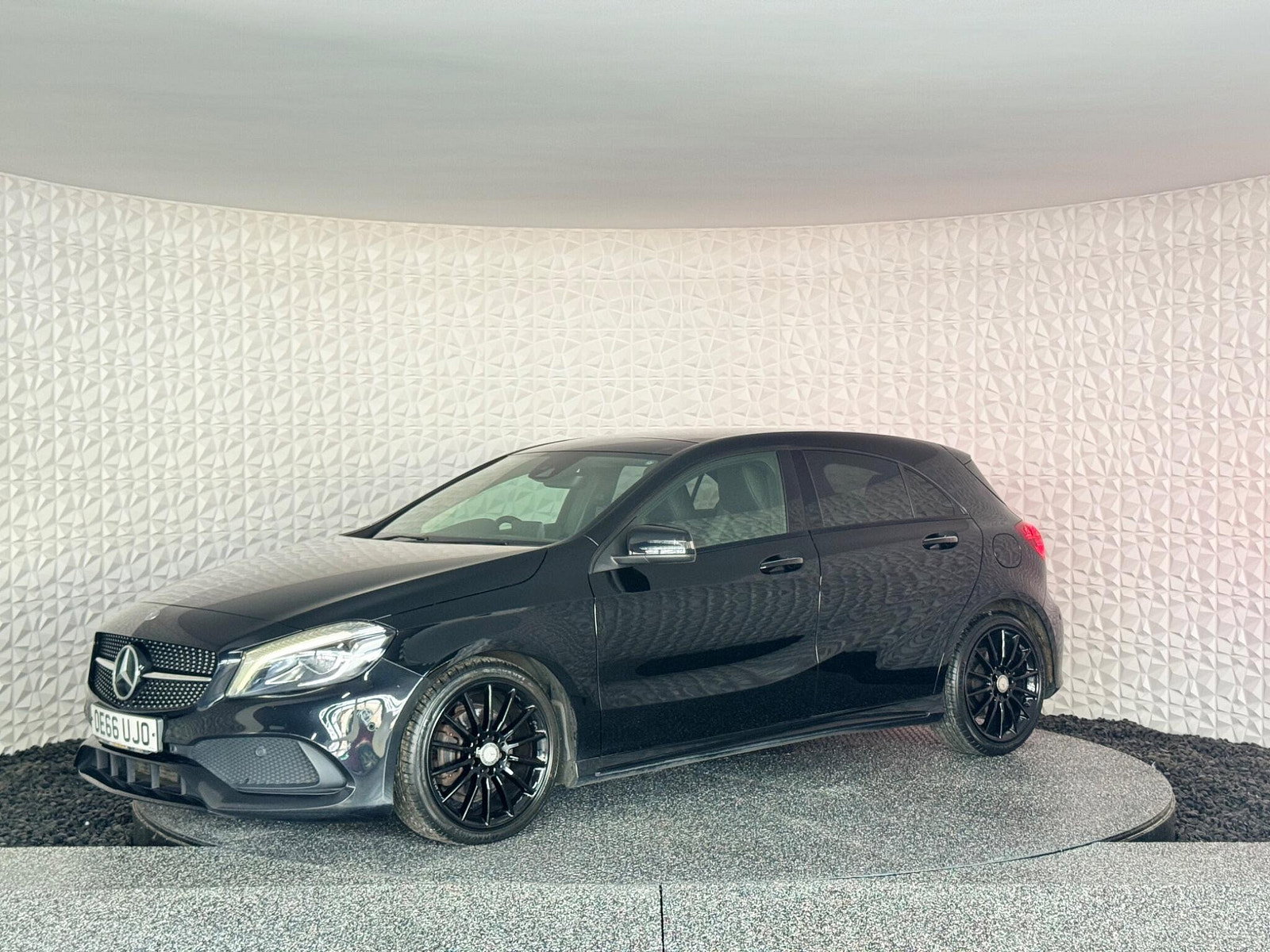 Mercedes-Benz A Class 2.1 A200d AMG Line (Premium Plus) 7G-DCT Euro 6 (s/s) 5dr 5dr Automatic 2017