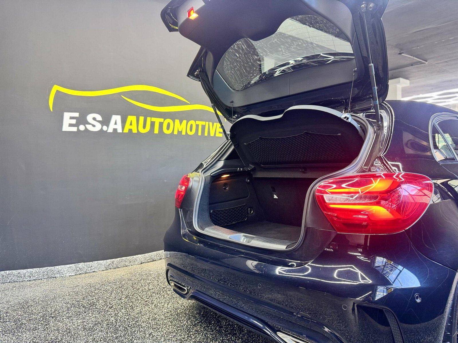 Mercedes-Benz A Class 2.1 A200d AMG Line (Premium Plus) 7G-DCT Euro 6 (s/s) 5dr 5dr Automatic 2017