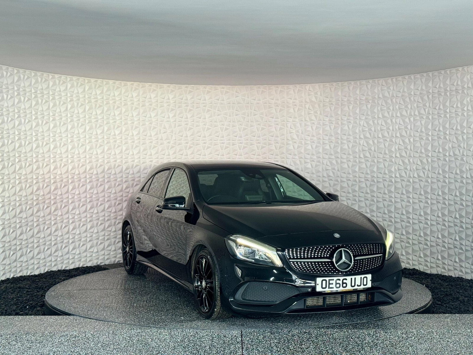 Mercedes-Benz A Class 2.1 A200d AMG Line (Premium Plus) 7G-DCT Euro 6 (s/s) 5dr 5dr Automatic 2017