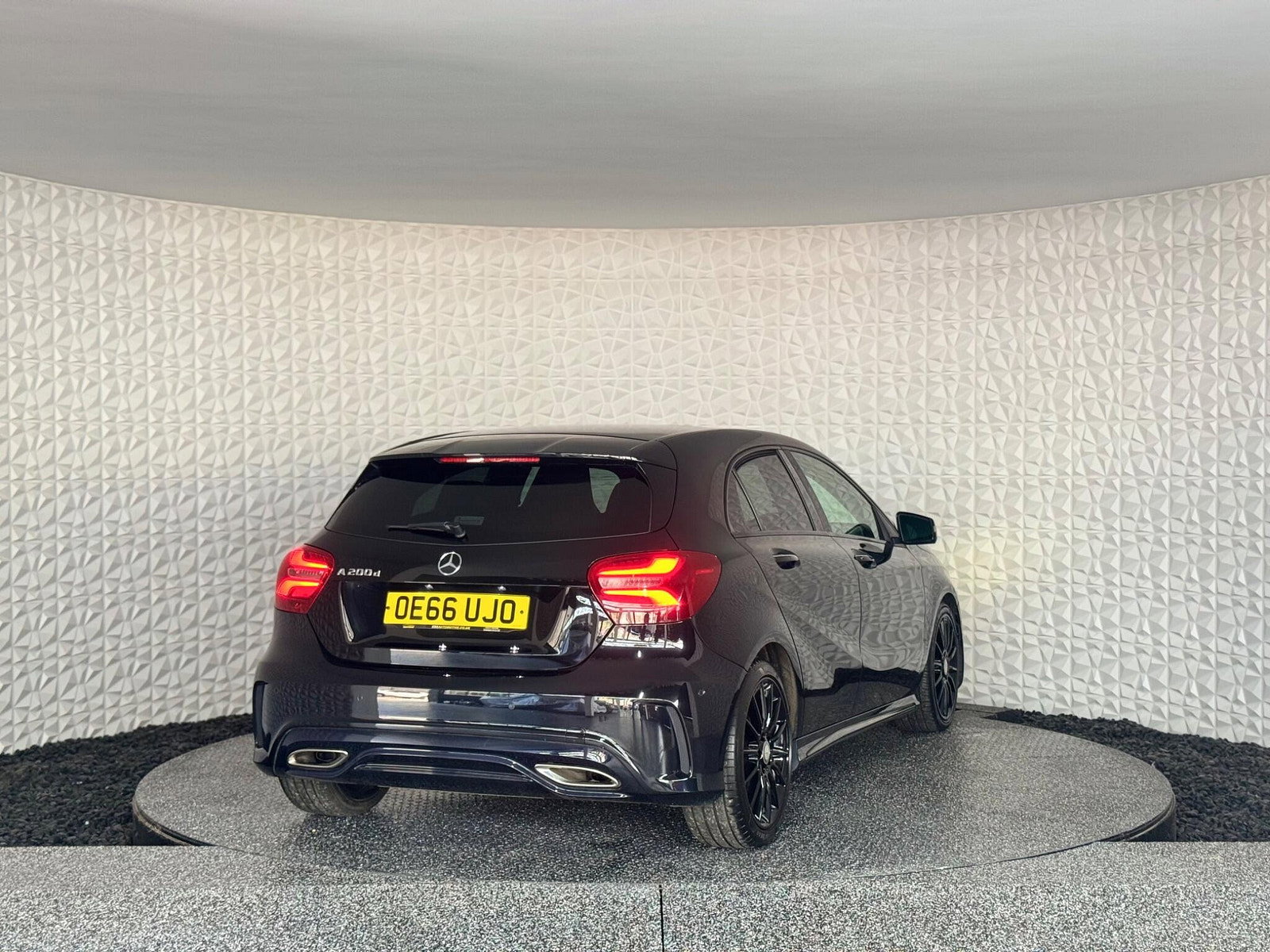 Mercedes-Benz A Class 2.1 A200d AMG Line (Premium Plus) 7G-DCT Euro 6 (s/s) 5dr 5dr Automatic 2017