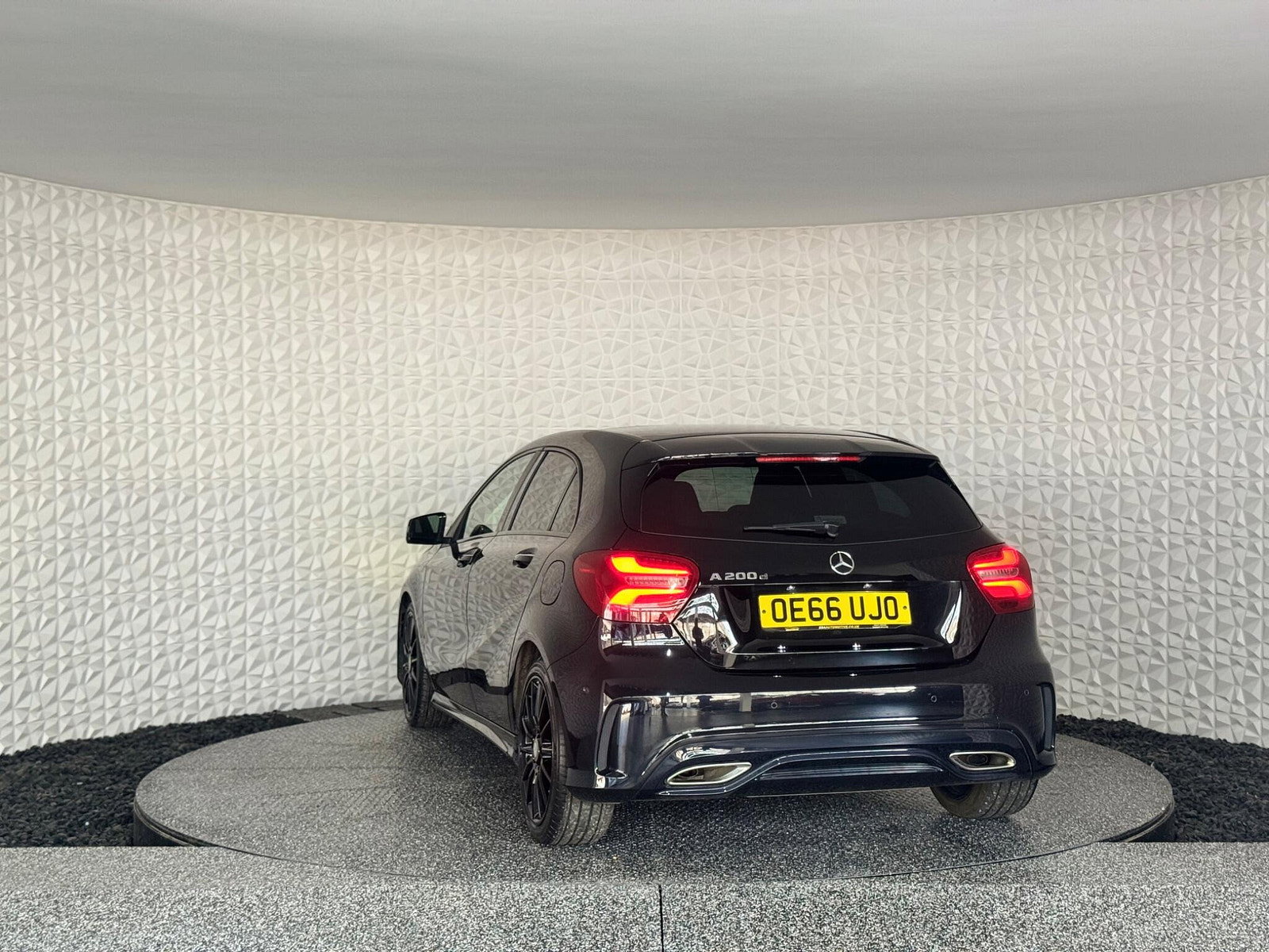 Mercedes-Benz A Class 2.1 A200d AMG Line (Premium Plus) 7G-DCT Euro 6 (s/s) 5dr 5dr Automatic 2017