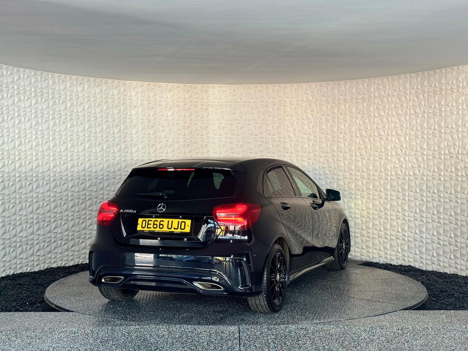 Mercedes-Benz A Class 2.1 A200d AMG Line (Premium Plus) 7G-DCT Euro 6 (s/s) 5dr 5dr Automatic 2017
