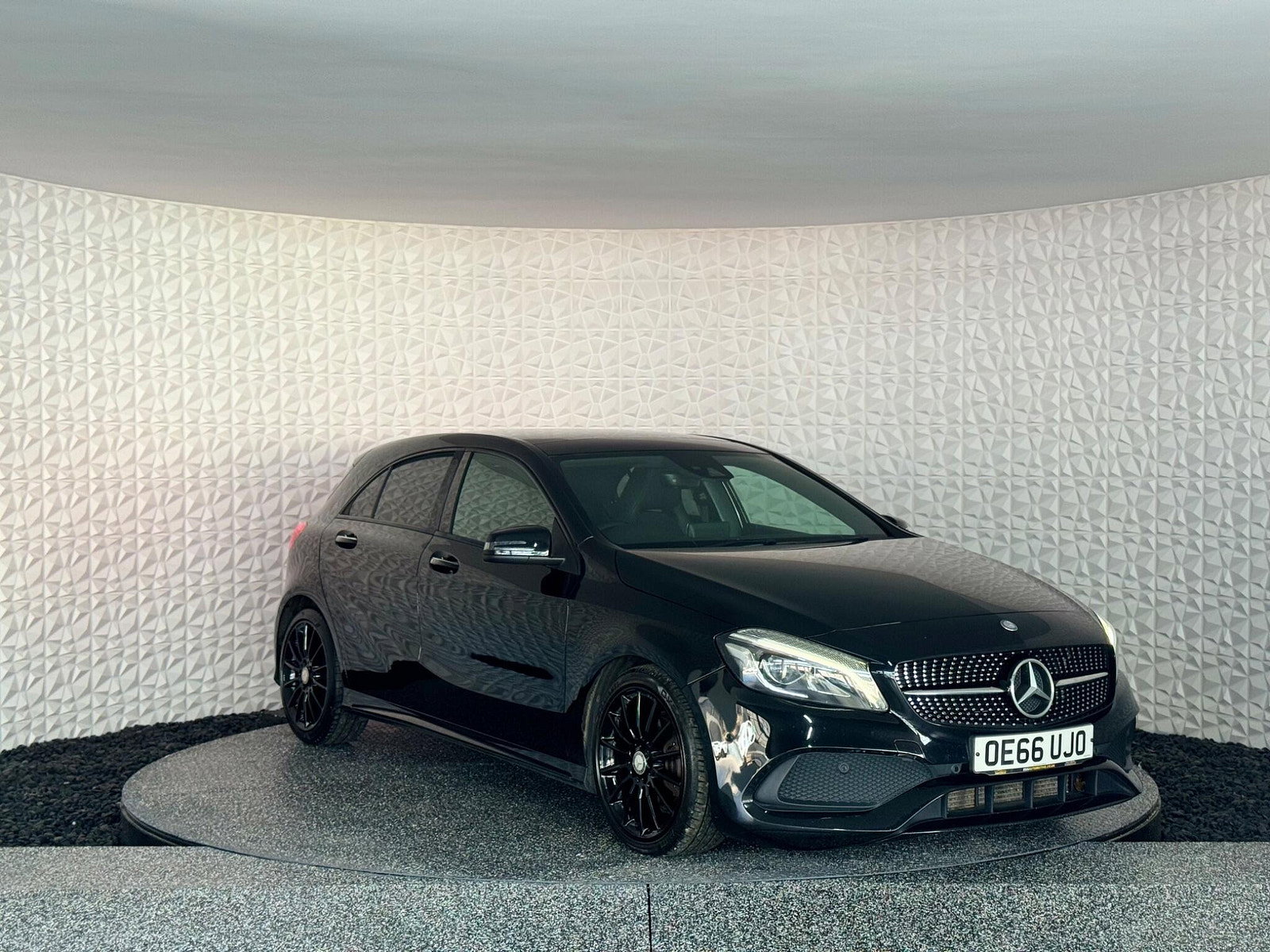 Mercedes-Benz A Class 2.1 A200d AMG Line (Premium Plus) 7G-DCT Euro 6 (s/s) 5dr 5dr Automatic 2017