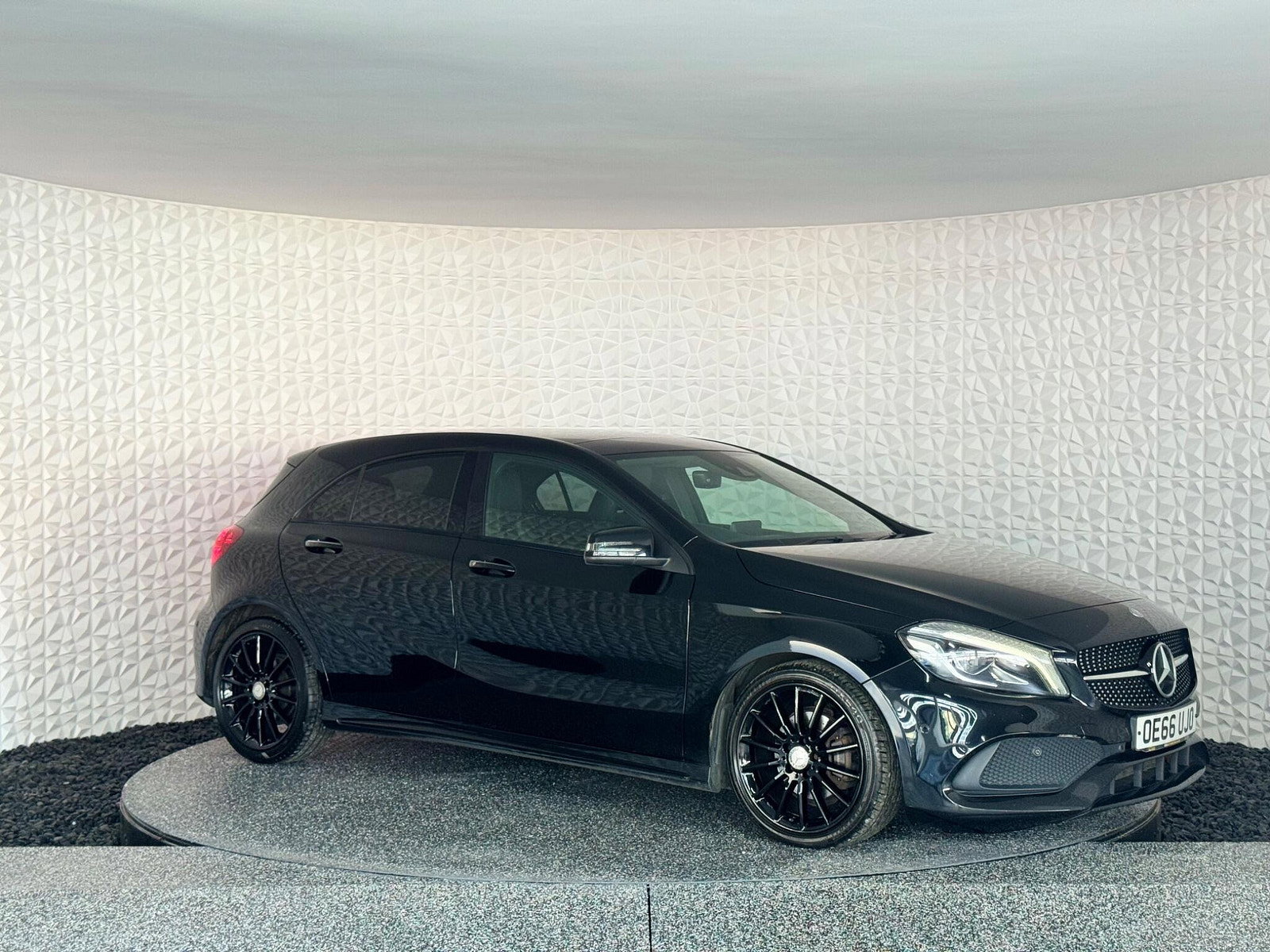 Mercedes-Benz A Class 2.1 A200d AMG Line (Premium Plus) 7G-DCT Euro 6 (s/s) 5dr 5dr Automatic 2017