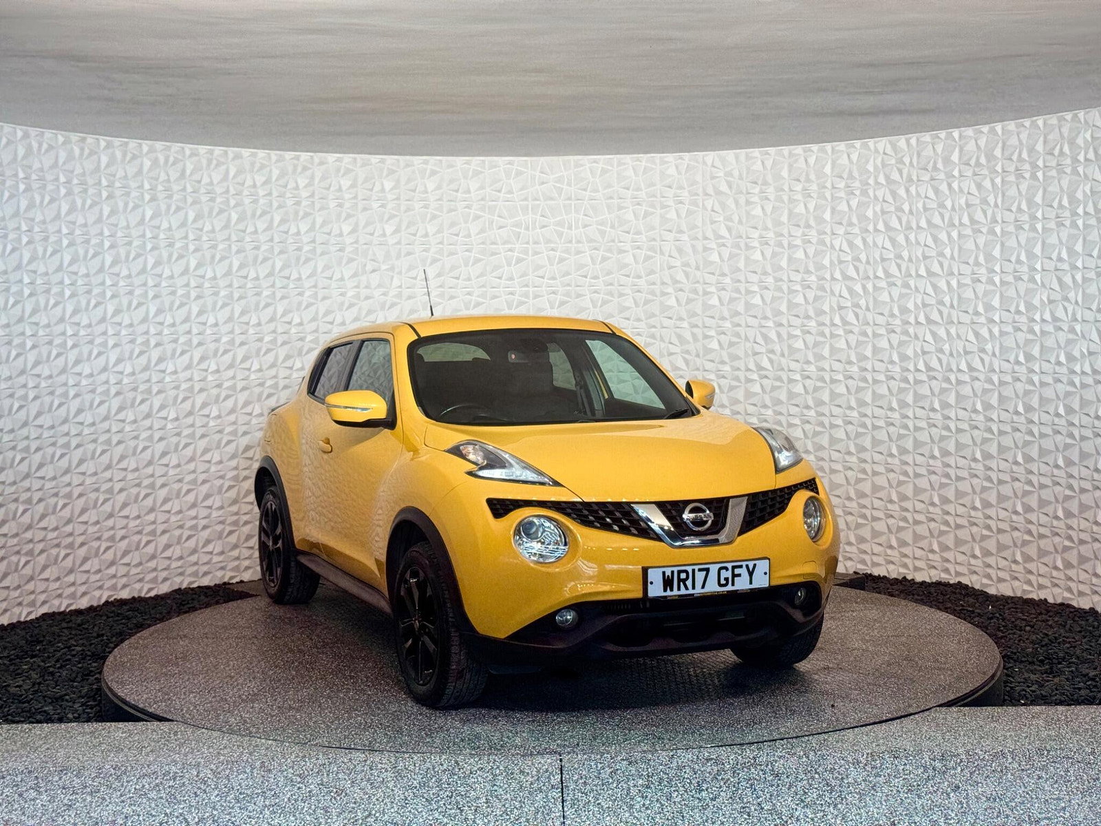 Nissan Juke 1.5 dCi N-Connecta Euro 6 (s/s) 5dr 5dr Manual 2017