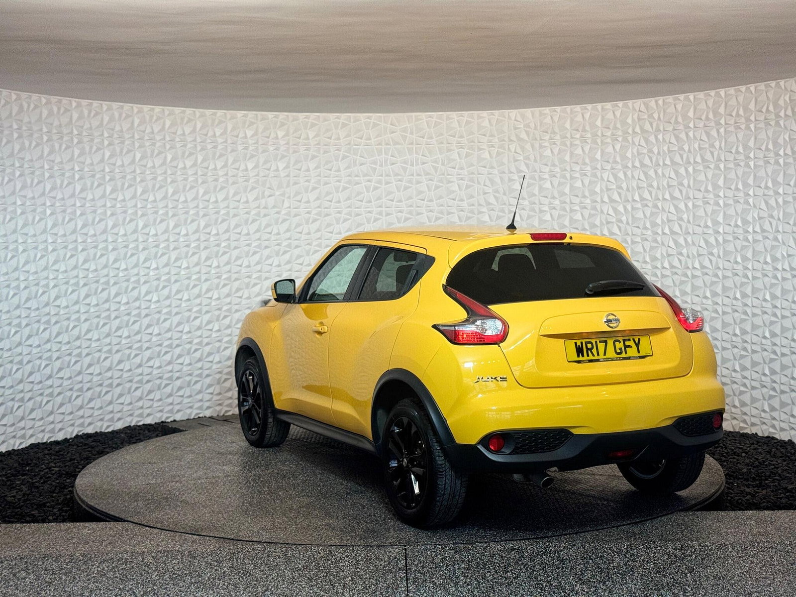 Nissan Juke 1.5 dCi N-Connecta Euro 6 (s/s) 5dr 5dr Manual 2017