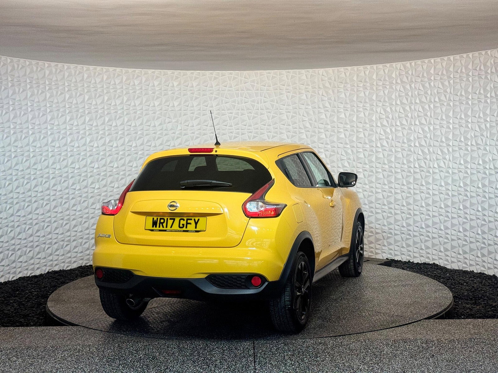 Nissan Juke 1.5 dCi N-Connecta Euro 6 (s/s) 5dr 5dr Manual 2017