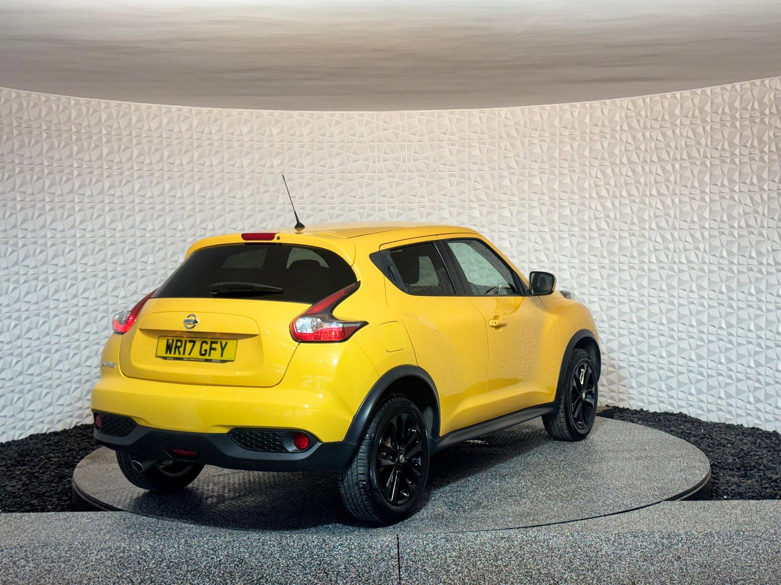 Nissan Juke 1.5 dCi N-Connecta Euro 6 (s/s) 5dr 5dr Manual 2017