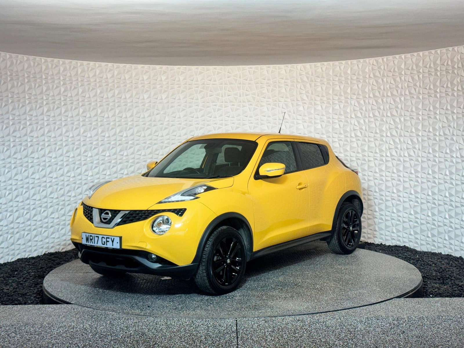Nissan Juke 1.5 dCi N-Connecta Euro 6 (s/s) 5dr 5dr Manual 2017