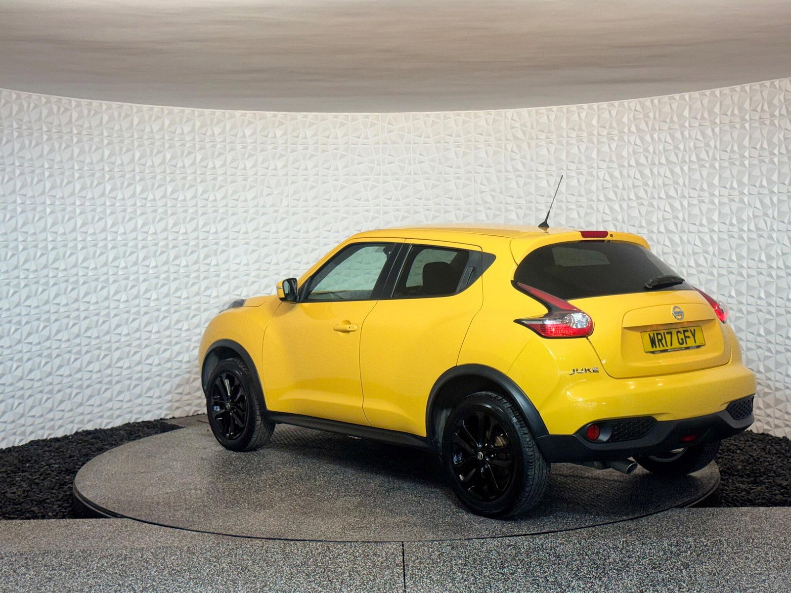 Nissan Juke 1.5 dCi N-Connecta Euro 6 (s/s) 5dr 5dr Manual 2017