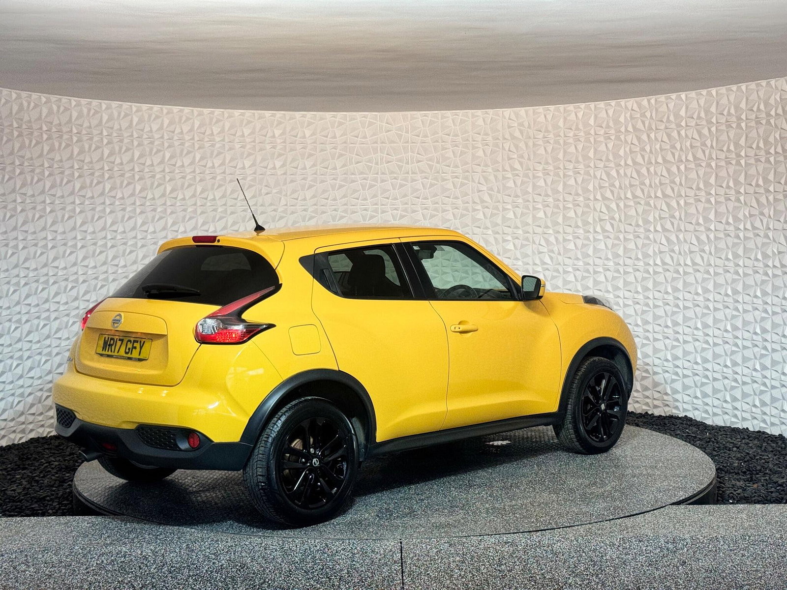 Nissan Juke 1.5 dCi N-Connecta Euro 6 (s/s) 5dr 5dr Manual 2017