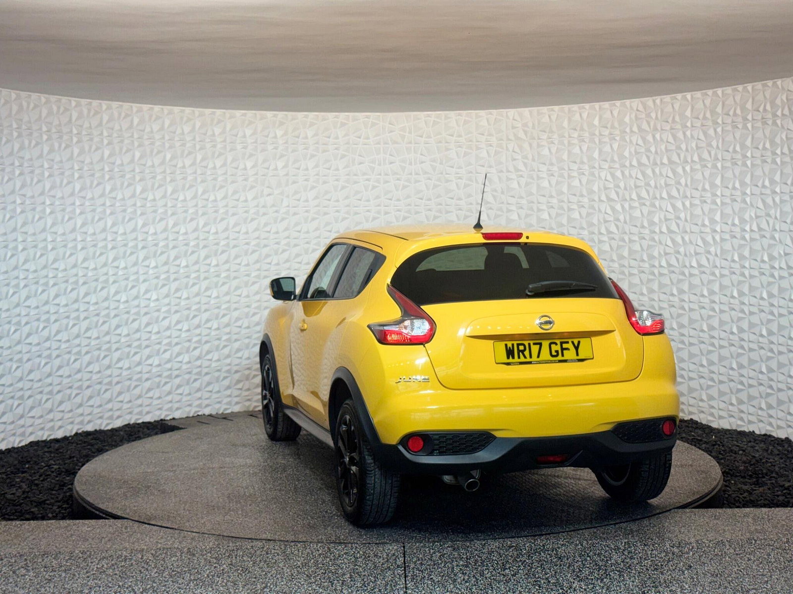 Nissan Juke 1.5 dCi N-Connecta Euro 6 (s/s) 5dr 5dr Manual 2017