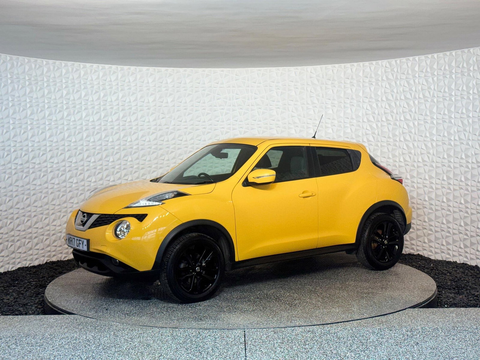 Nissan Juke 1.5 dCi N-Connecta Euro 6 (s/s) 5dr 5dr Manual 2017