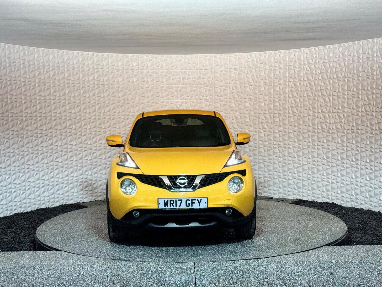 Nissan Juke 1.5 dCi N-Connecta Euro 6 (s/s) 5dr 5dr Manual 2017