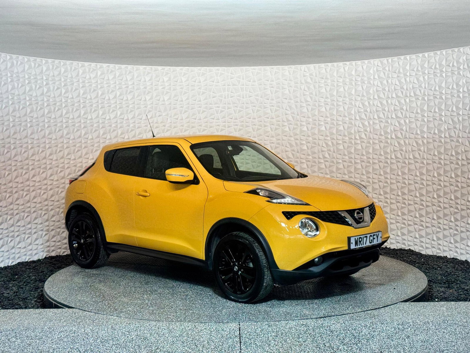 Nissan Juke 1.5 dCi N-Connecta Euro 6 (s/s) 5dr 5dr Manual 2017