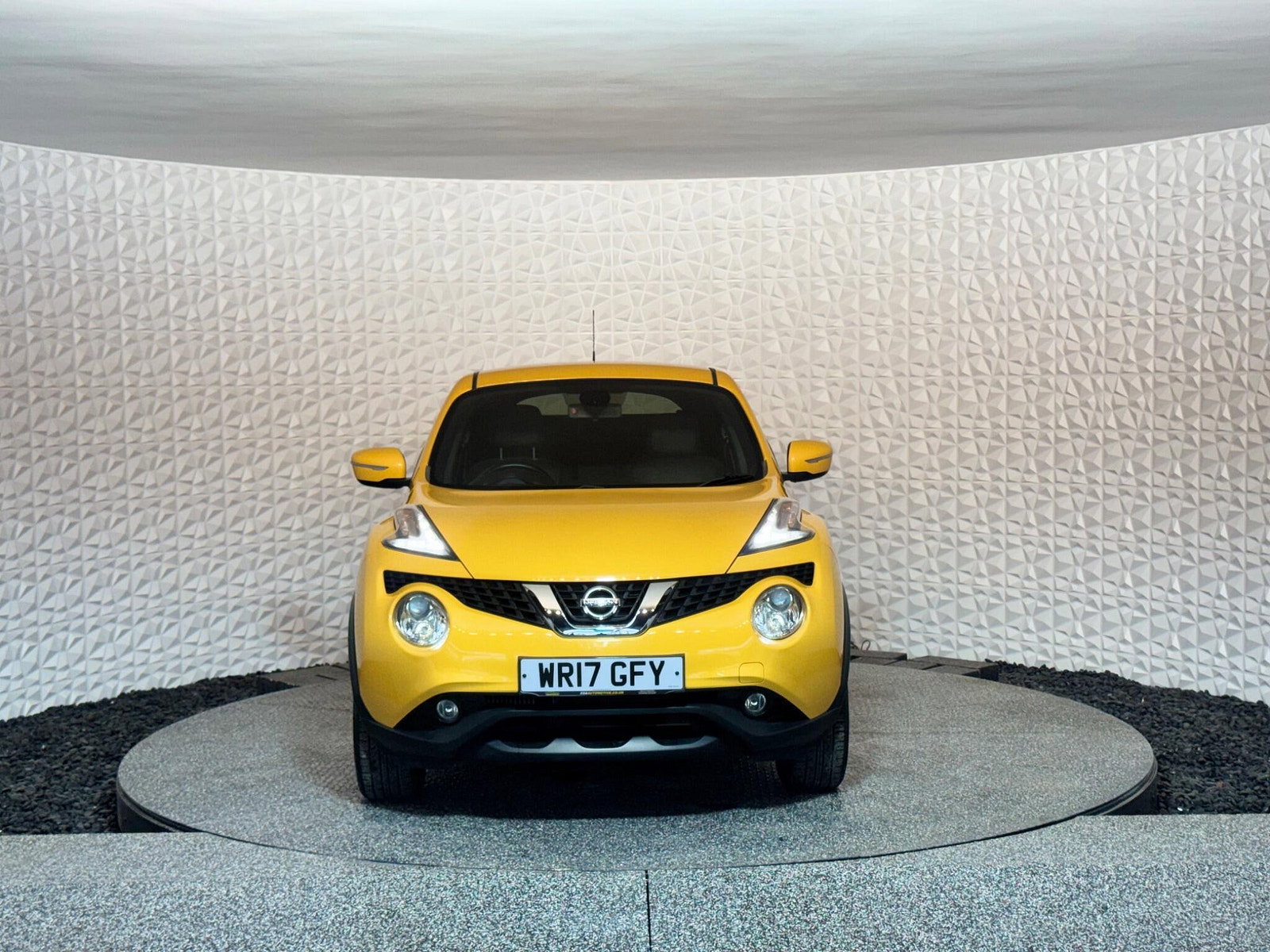 Nissan Juke 1.5 dCi N-Connecta Euro 6 (s/s) 5dr 5dr Manual 2017
