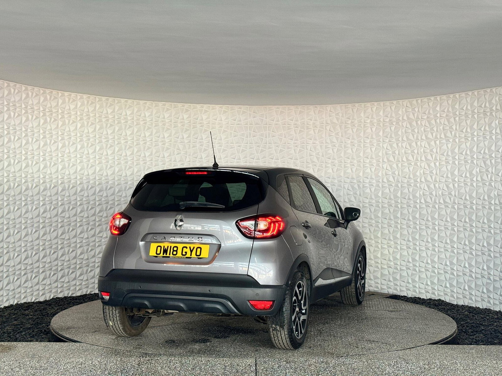 Renault Captur 1.5 dCi ENERGY Iconic EDC Euro 6 (s/s) 5dr 5dr Automatic 2018