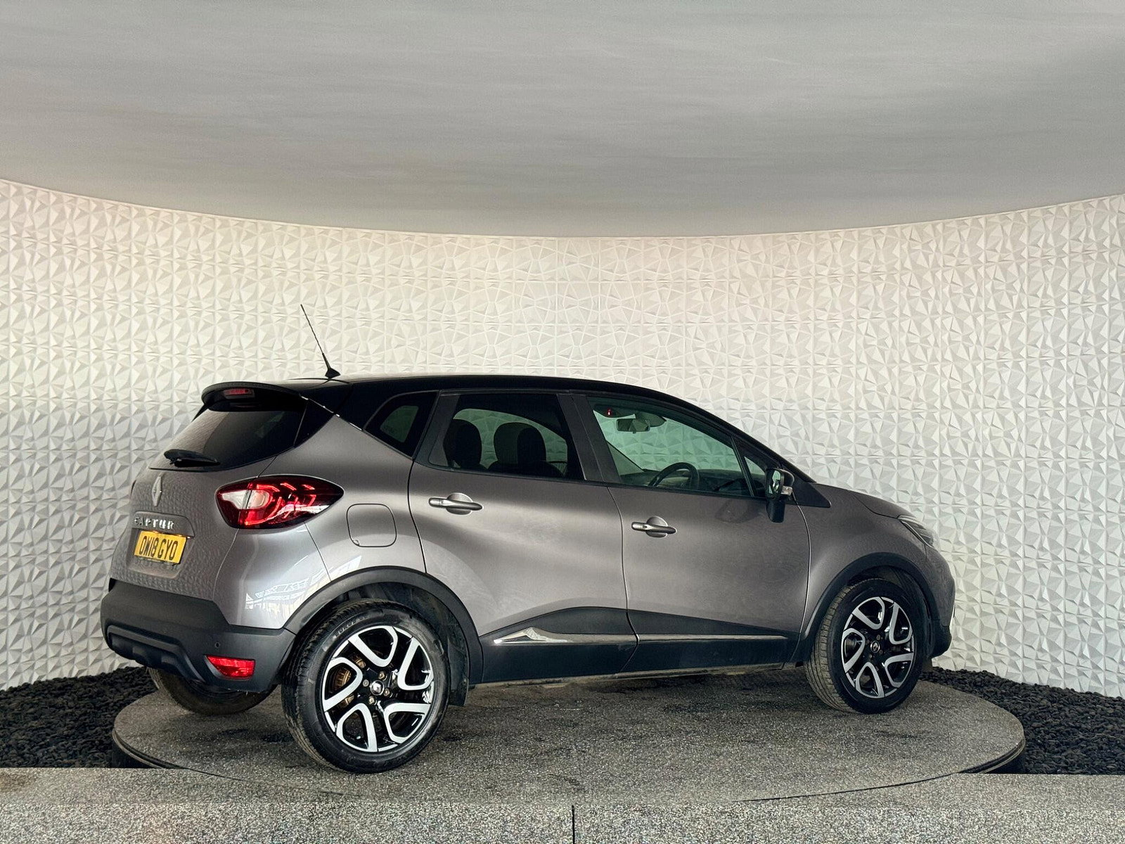 Renault Captur 1.5 dCi ENERGY Iconic EDC Euro 6 (s/s) 5dr 5dr Automatic 2018