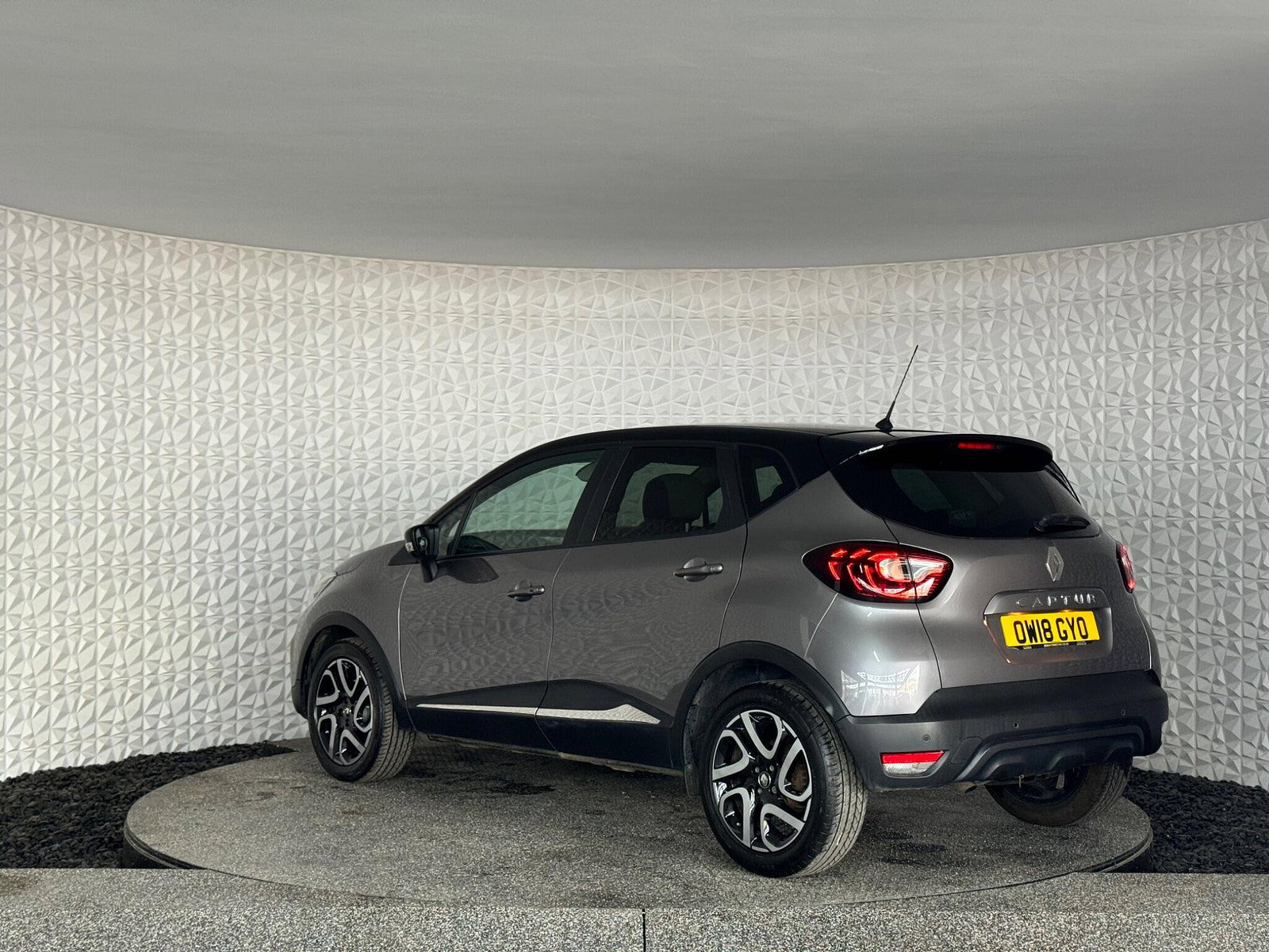 Renault Captur 1.5 dCi ENERGY Iconic EDC Euro 6 (s/s) 5dr 5dr Automatic 2018
