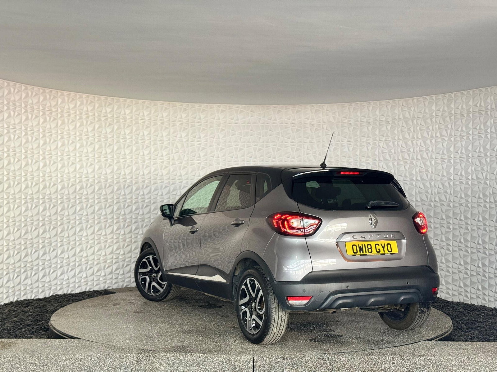 Renault Captur 1.5 dCi ENERGY Iconic EDC Euro 6 (s/s) 5dr 5dr Automatic 2018