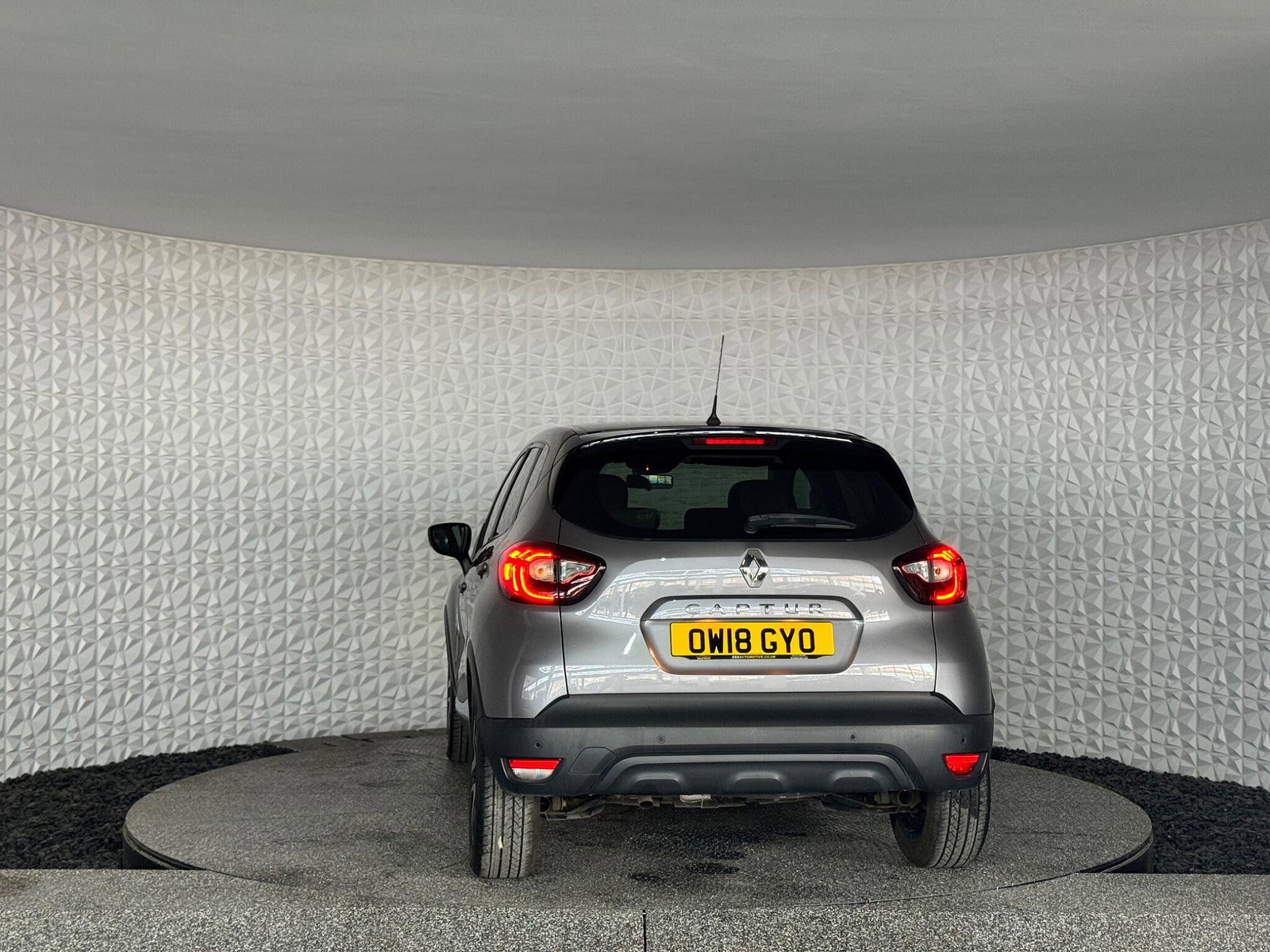 Renault Captur 1.5 dCi ENERGY Iconic EDC Euro 6 (s/s) 5dr 5dr Automatic 2018