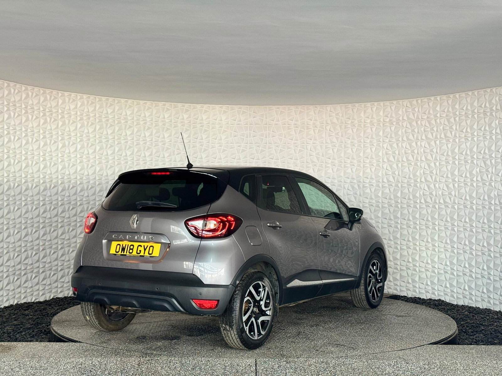 Renault Captur 1.5 dCi ENERGY Iconic EDC Euro 6 (s/s) 5dr 5dr Automatic 2018