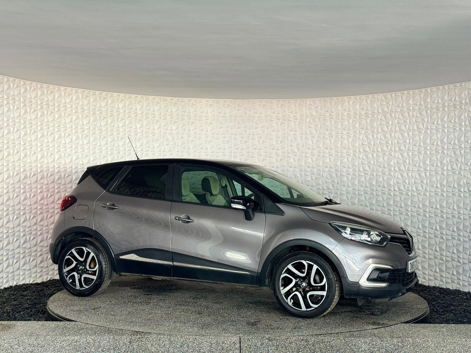 Renault Captur 1.5 dCi ENERGY Iconic EDC Euro 6 (s/s) 5dr 5dr Automatic 2018