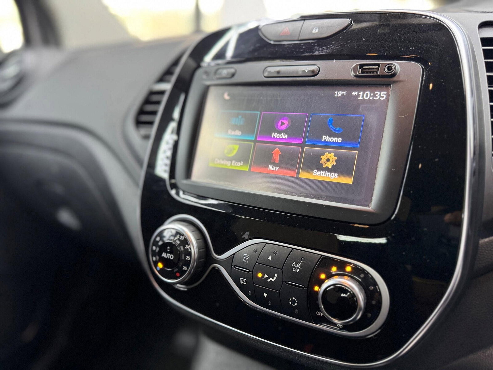 Renault Captur 1.5 dCi ENERGY Iconic EDC Euro 6 (s/s) 5dr 5dr Automatic 2018