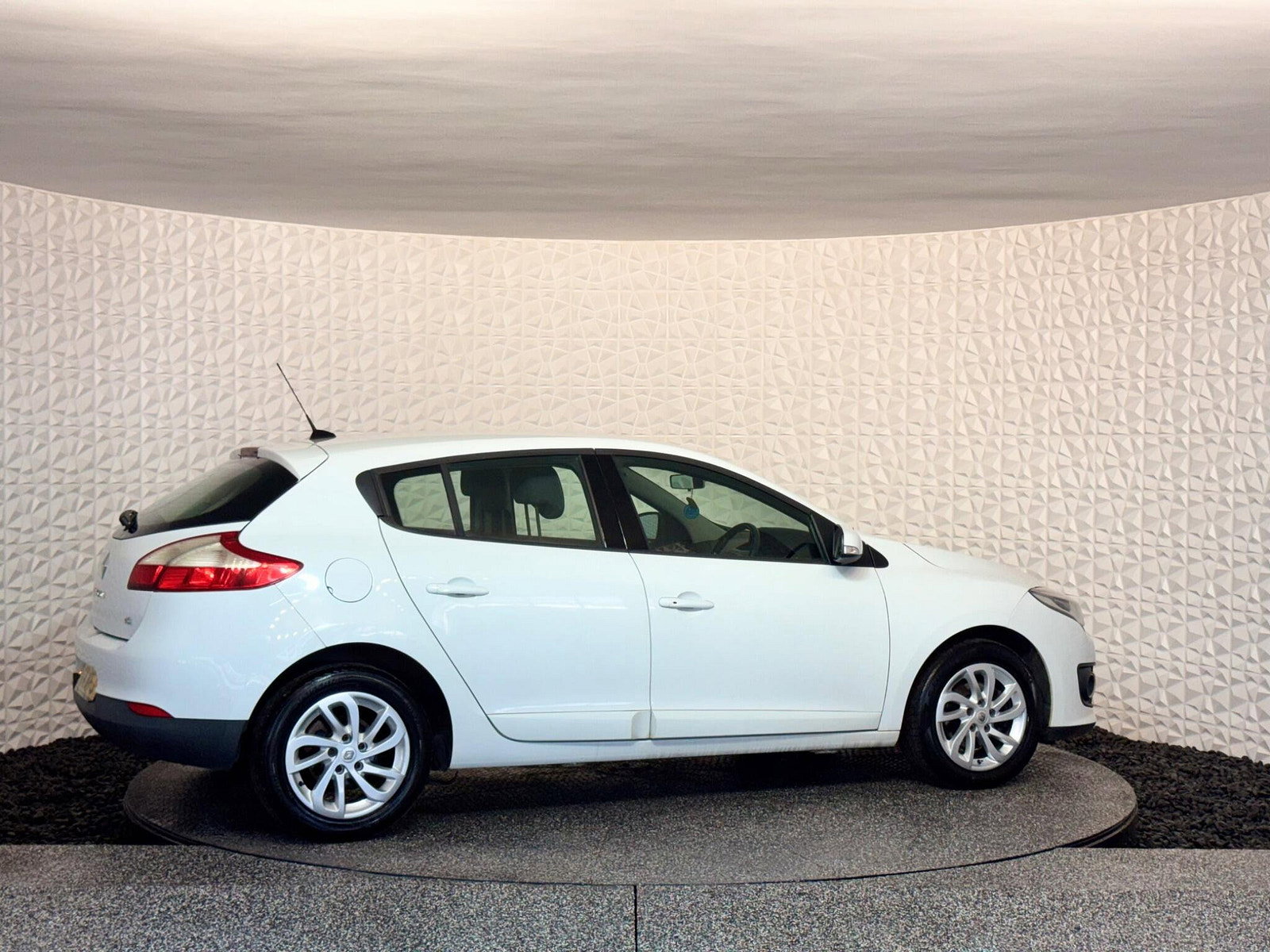 Renault Megane 1.5 dCi ENERGY Dynamique TomTom Euro 5 (s/s) 5dr 5dr Manual 2014