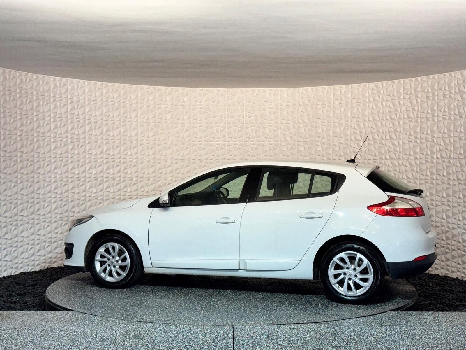 Renault Megane 1.5 dCi ENERGY Dynamique TomTom Euro 5 (s/s) 5dr 5dr Manual 2014