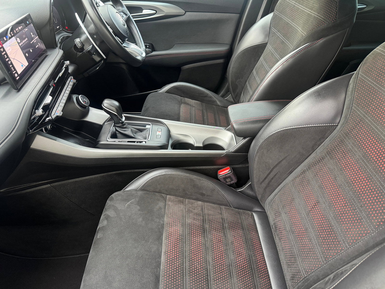 Alfa Romeo Tonale 1.3 VGT 15.5kWh Veloce SUV 5dr Petrol Plug-in Hybrid Auto Q4 AWD Euro 6 (280 ps) 5dr Automatic 2023