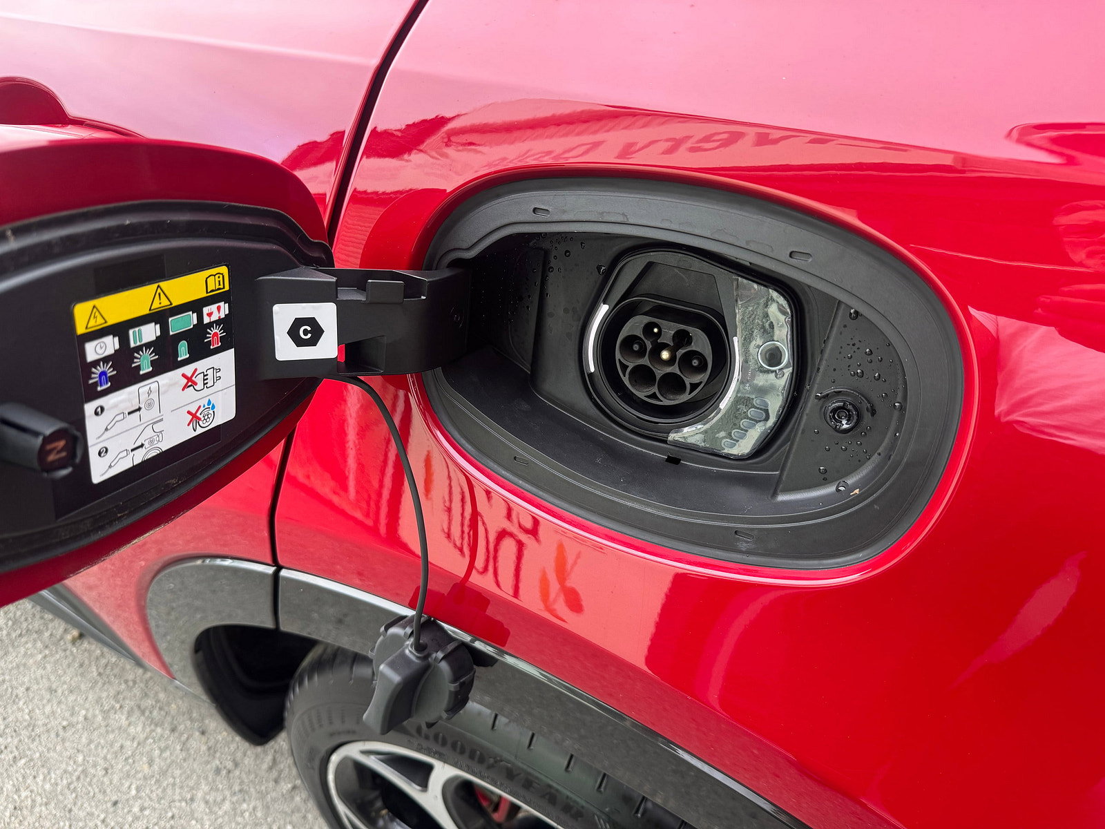 Alfa Romeo Tonale 1.3 VGT 15.5kWh Veloce SUV 5dr Petrol Plug-in Hybrid Auto Q4 AWD Euro 6 (280 ps) 5dr Automatic 2023
