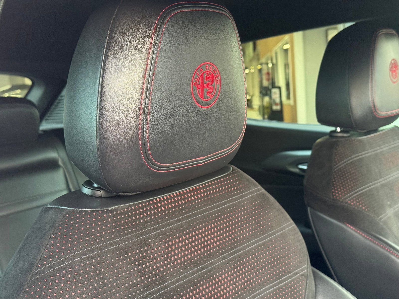 Alfa Romeo Tonale 1.3 VGT 15.5kWh Veloce SUV 5dr Petrol Plug-in Hybrid Auto Q4 AWD Euro 6 (280 ps) 5dr Automatic 2023