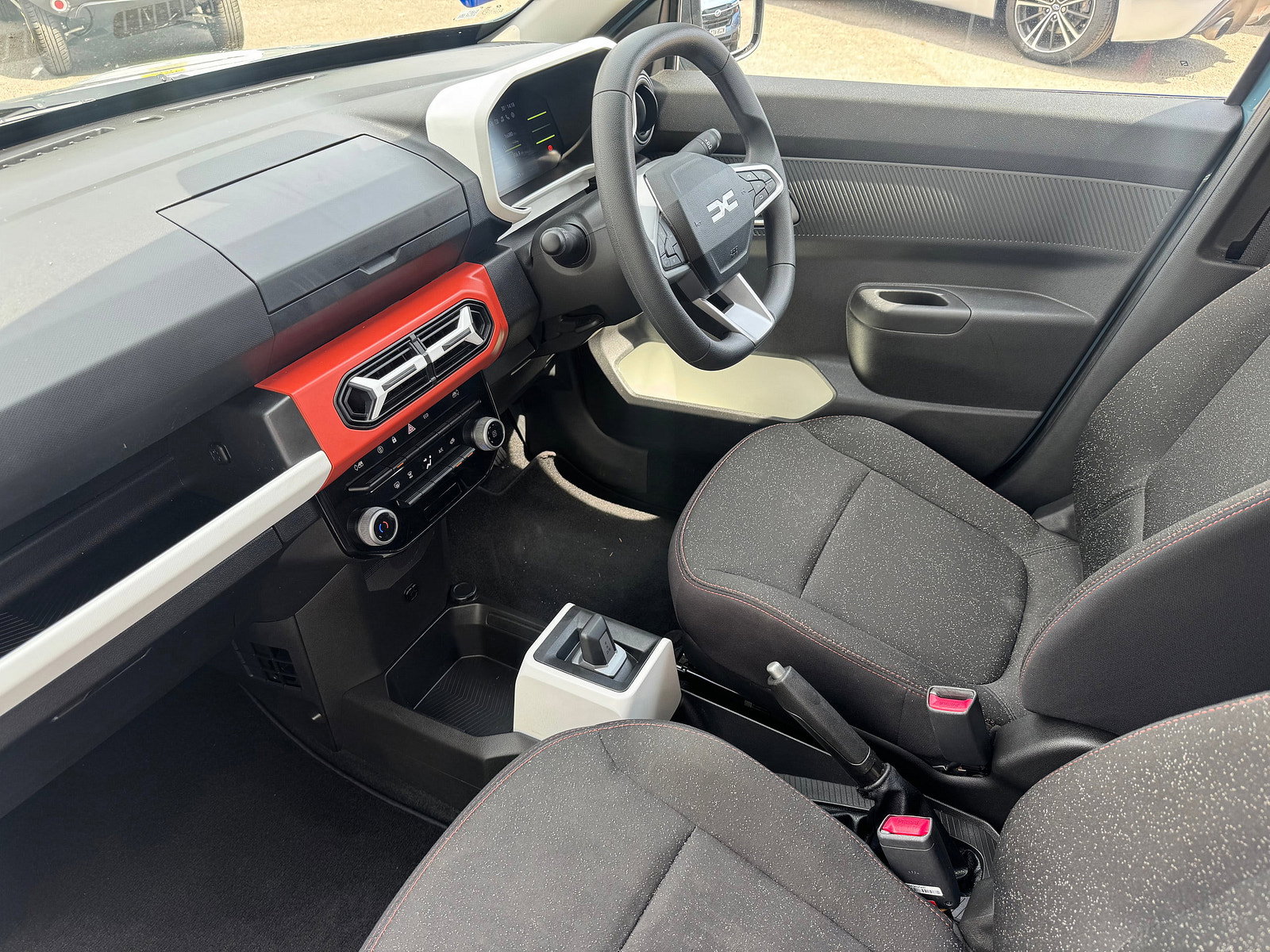 Dacia Spring 65 26.8kWh Expression Hatchback 5dr Electric Auto (65 ps) 5dr Automatic 2025