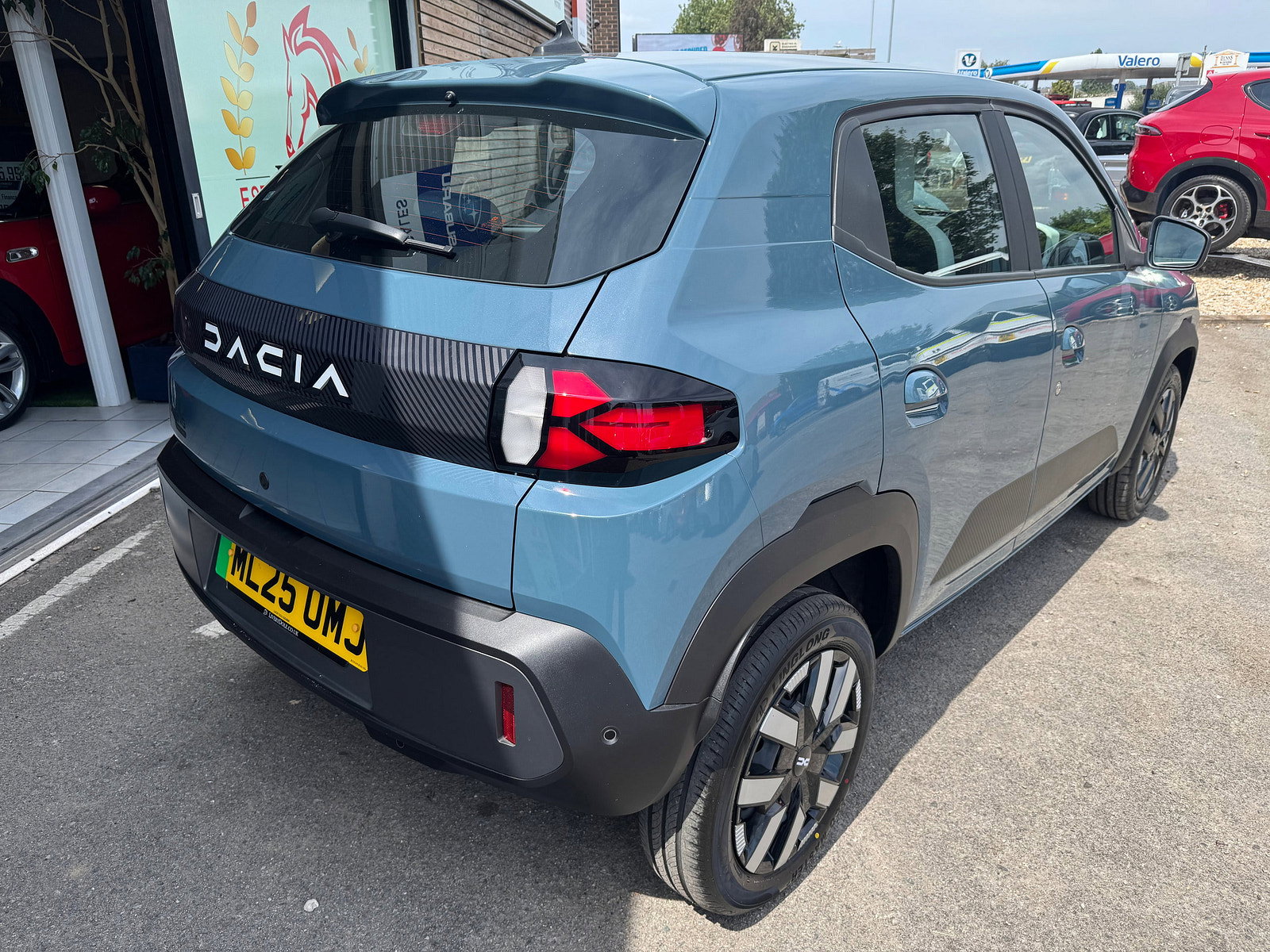 Dacia Spring 65 26.8kWh Expression Hatchback 5dr Electric Auto (65 ps) 5dr Automatic 2025