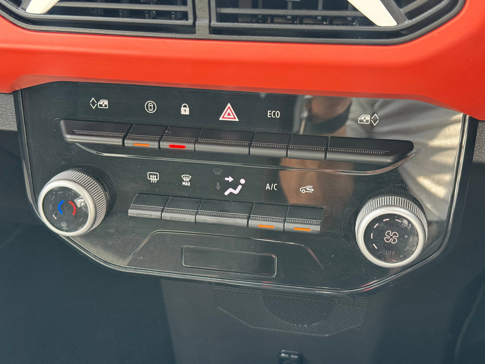 Dacia Spring 65 26.8kWh Expression Hatchback 5dr Electric Auto (65 ps) 5dr Automatic 2025
