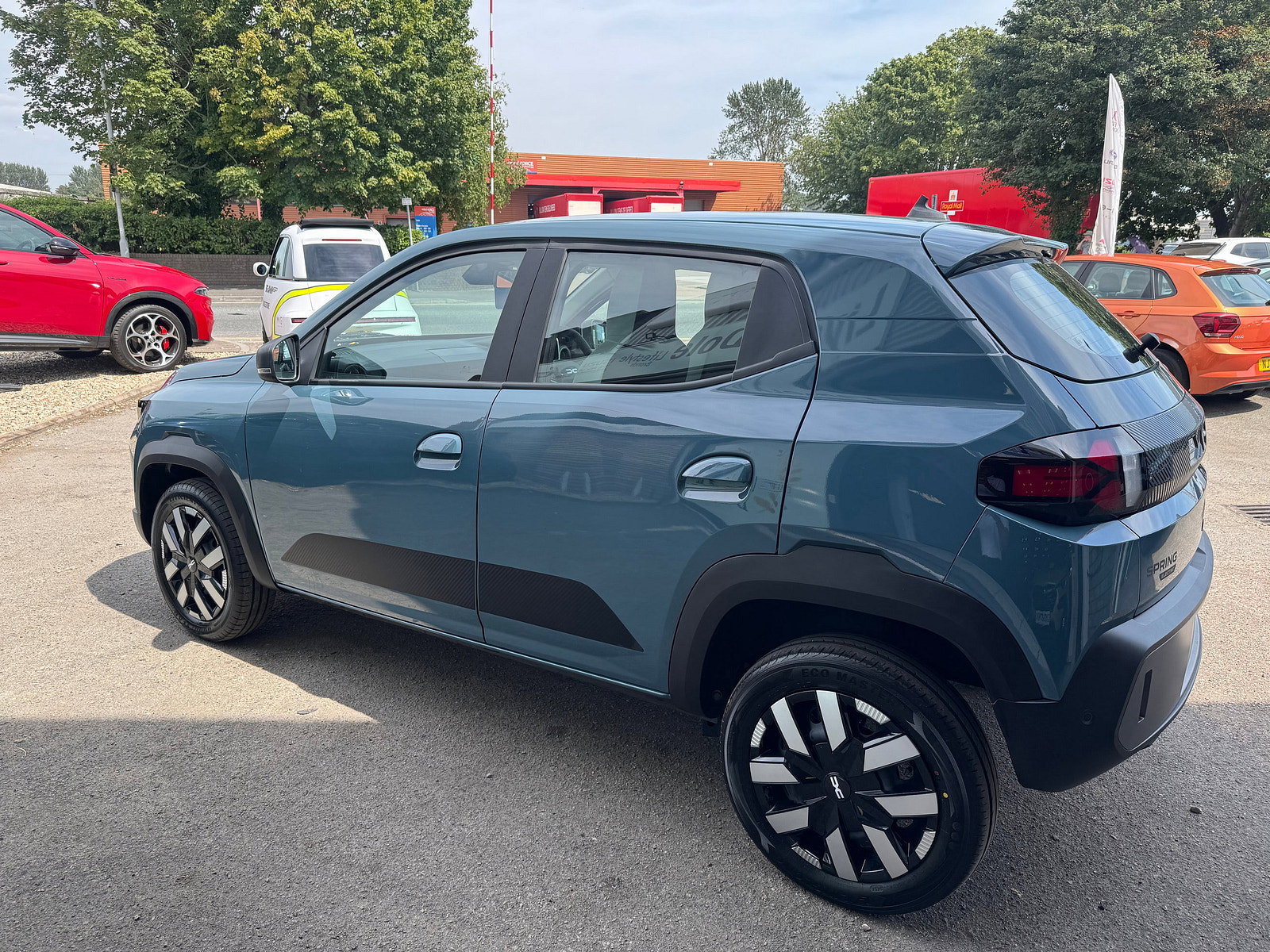 Dacia Spring 65 26.8kWh Expression Hatchback 5dr Electric Auto (65 ps) 5dr Automatic 2025