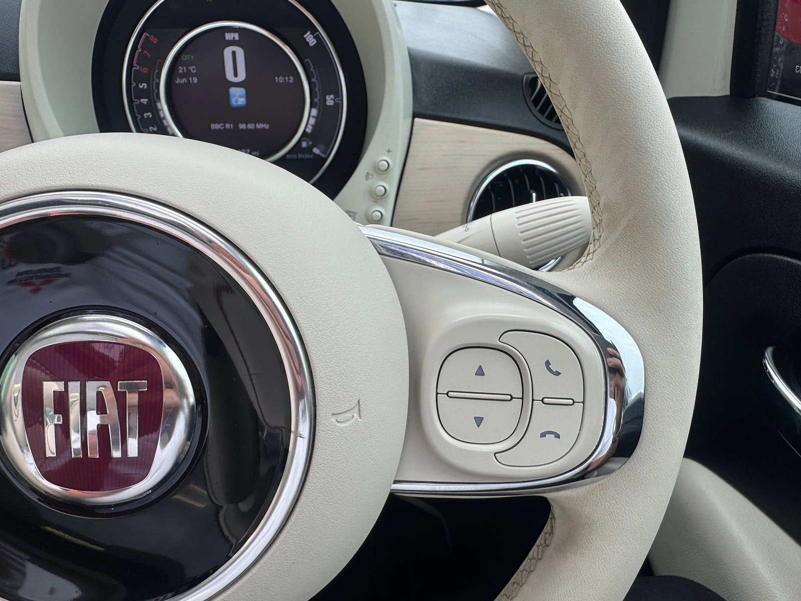Fiat 500C 1.0 MHEV Dolcevita Convertible 2dr Petrol Manual Euro 6 (s/s) (70 bhp) 2dr Manual 2020