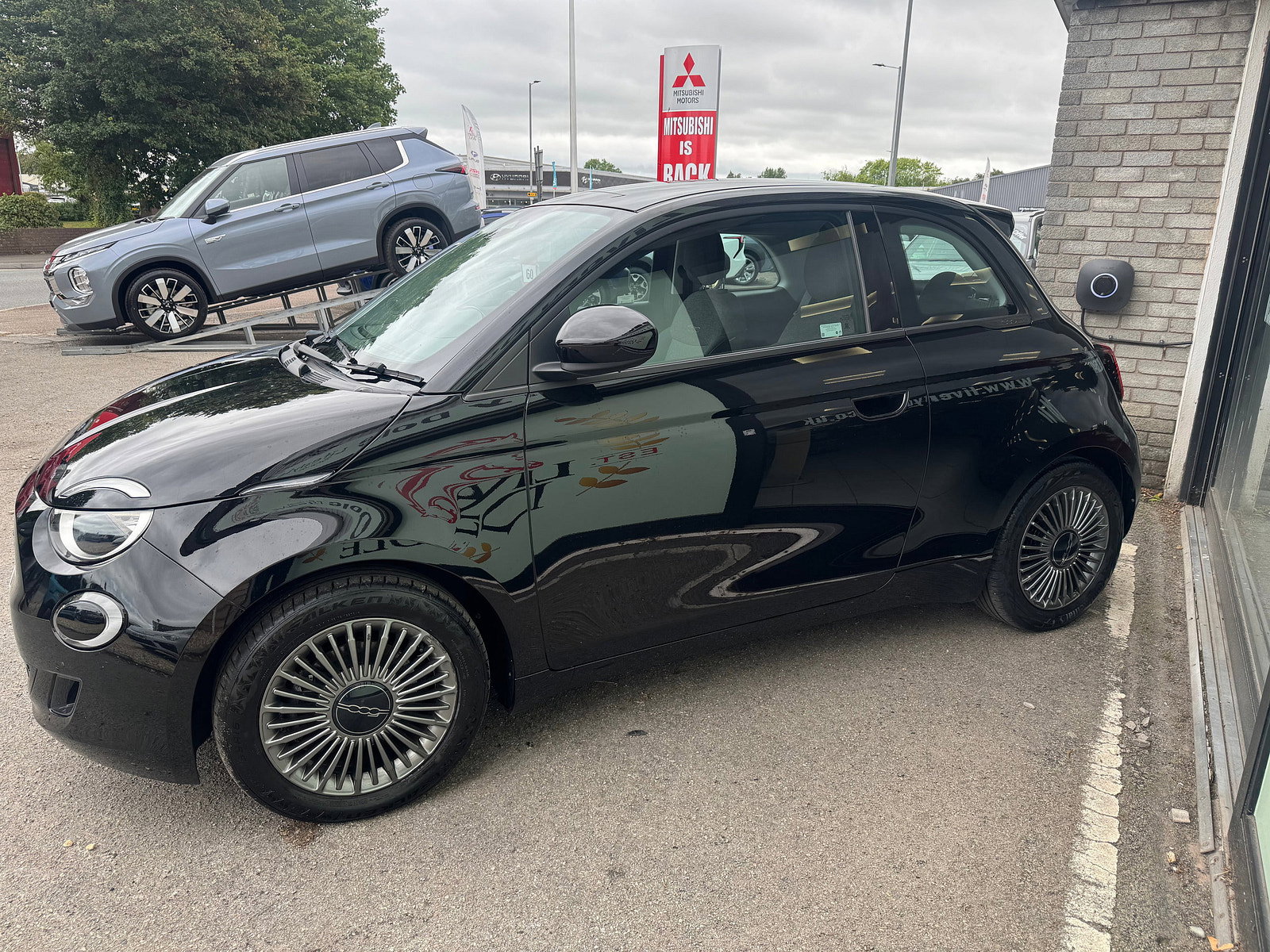 Fiat 500e 42kWh Icon Hatchback 3dr Electric Auto (118 ps) 3dr Automatic 2022