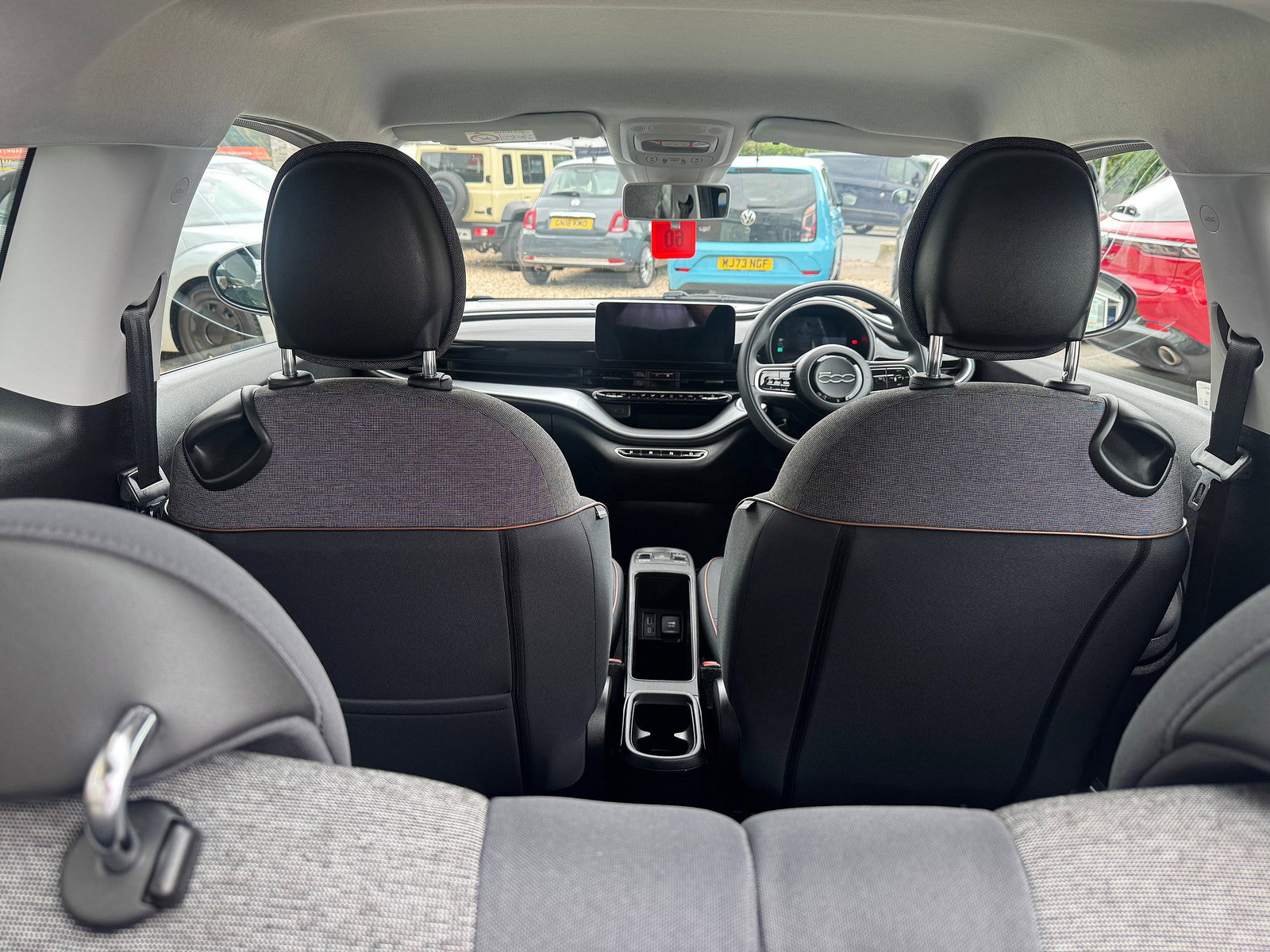 Fiat 500e 42kWh Icon Hatchback 3dr Electric Auto (118 ps) 3dr Automatic 2022