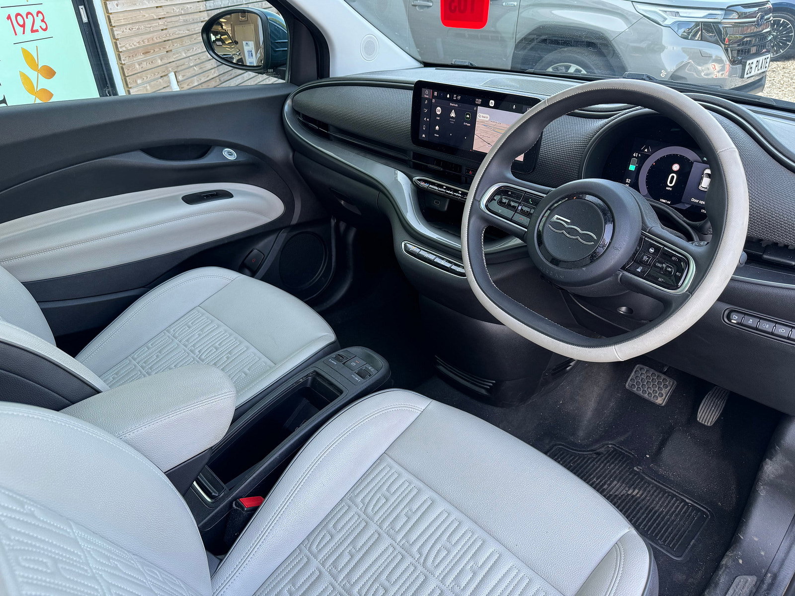 Fiat 500e 42kWh La Prima Hatchback 3dr Electric Auto (118 ps) 3dr Automatic 2021
