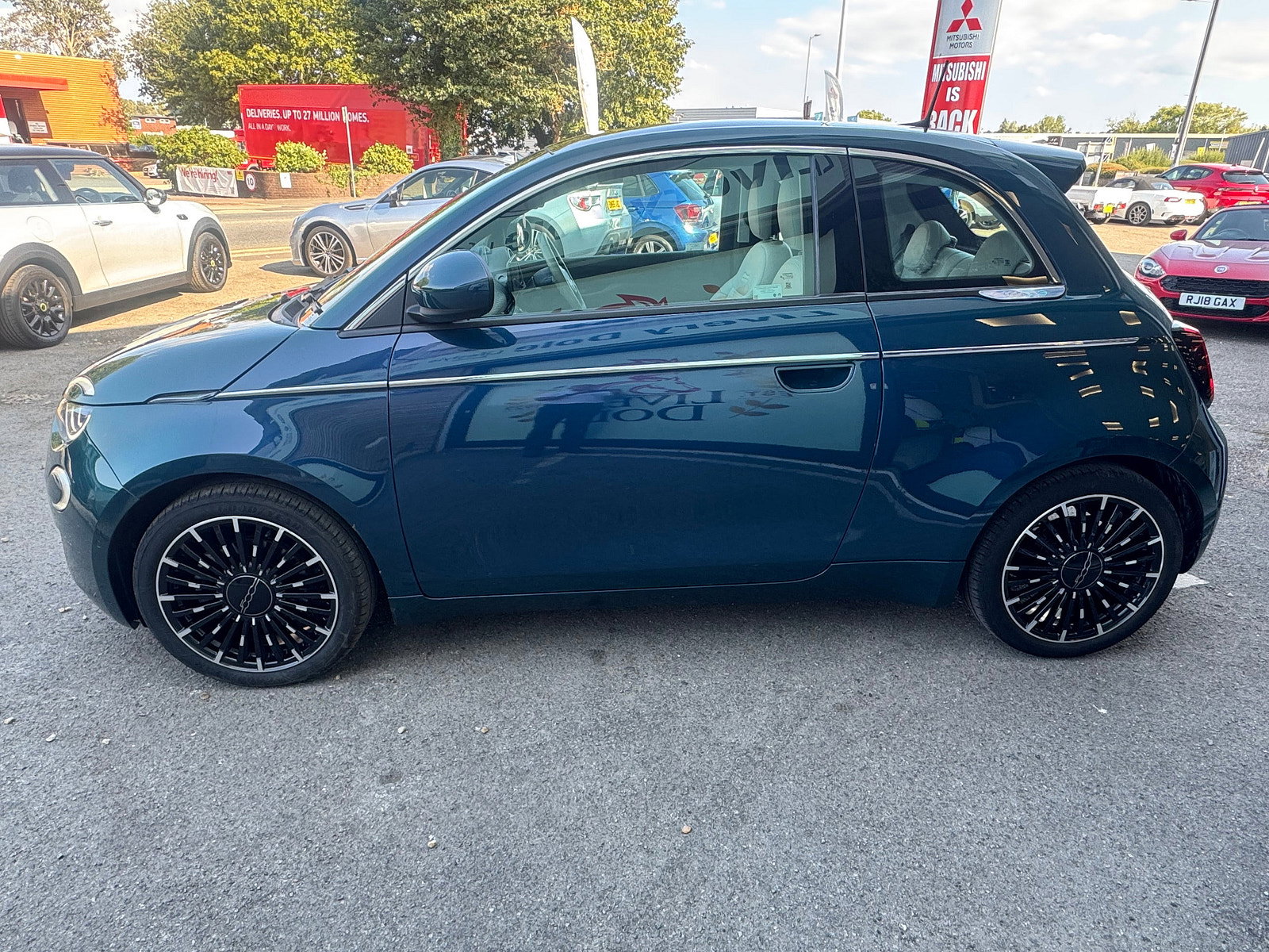 Fiat 500e 42kWh La Prima Hatchback 3dr Electric Auto (118 ps) 3dr Automatic 2021