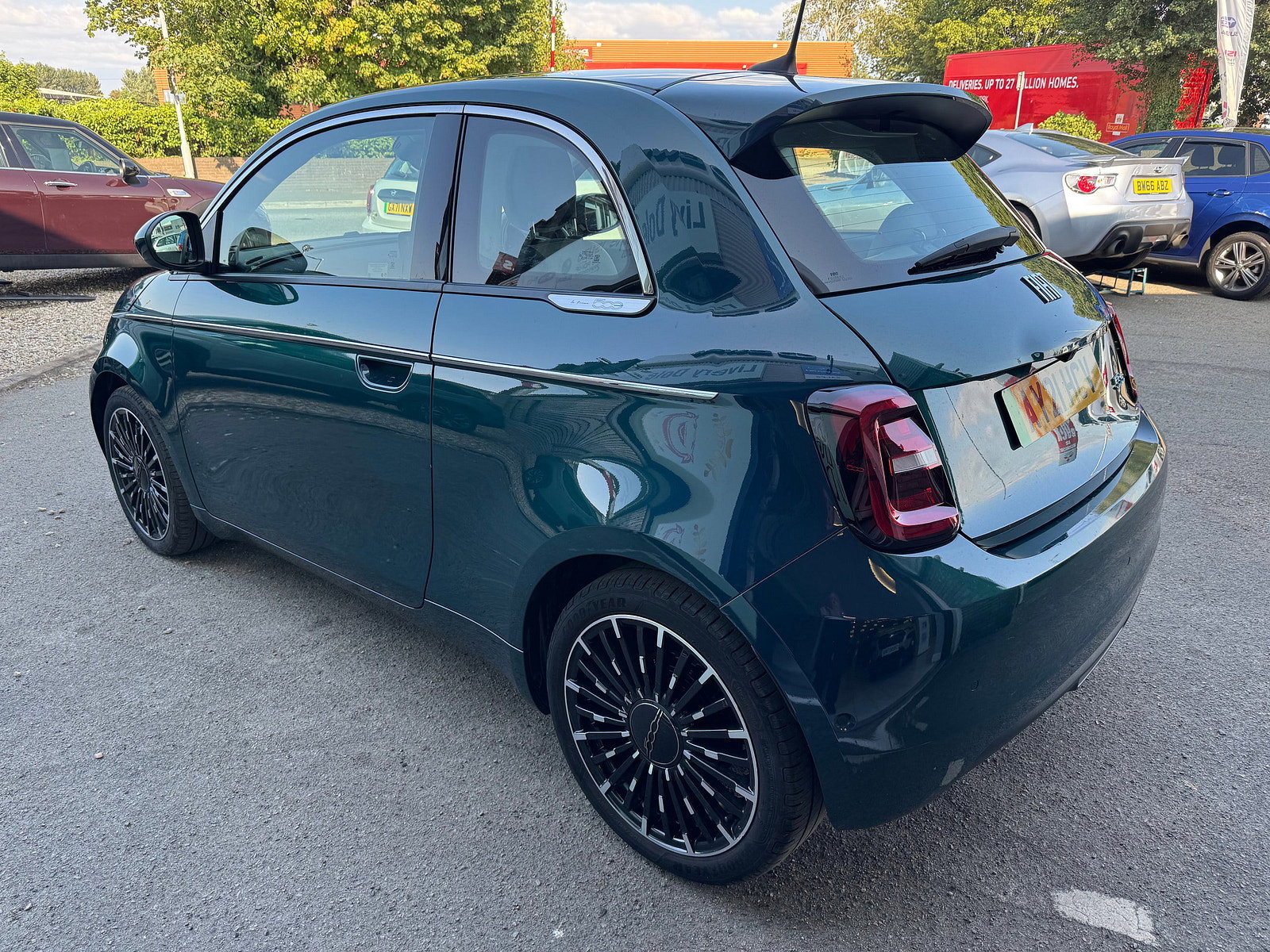 Fiat 500e 42kWh La Prima Hatchback 3dr Electric Auto (118 ps) 3dr Automatic 2021