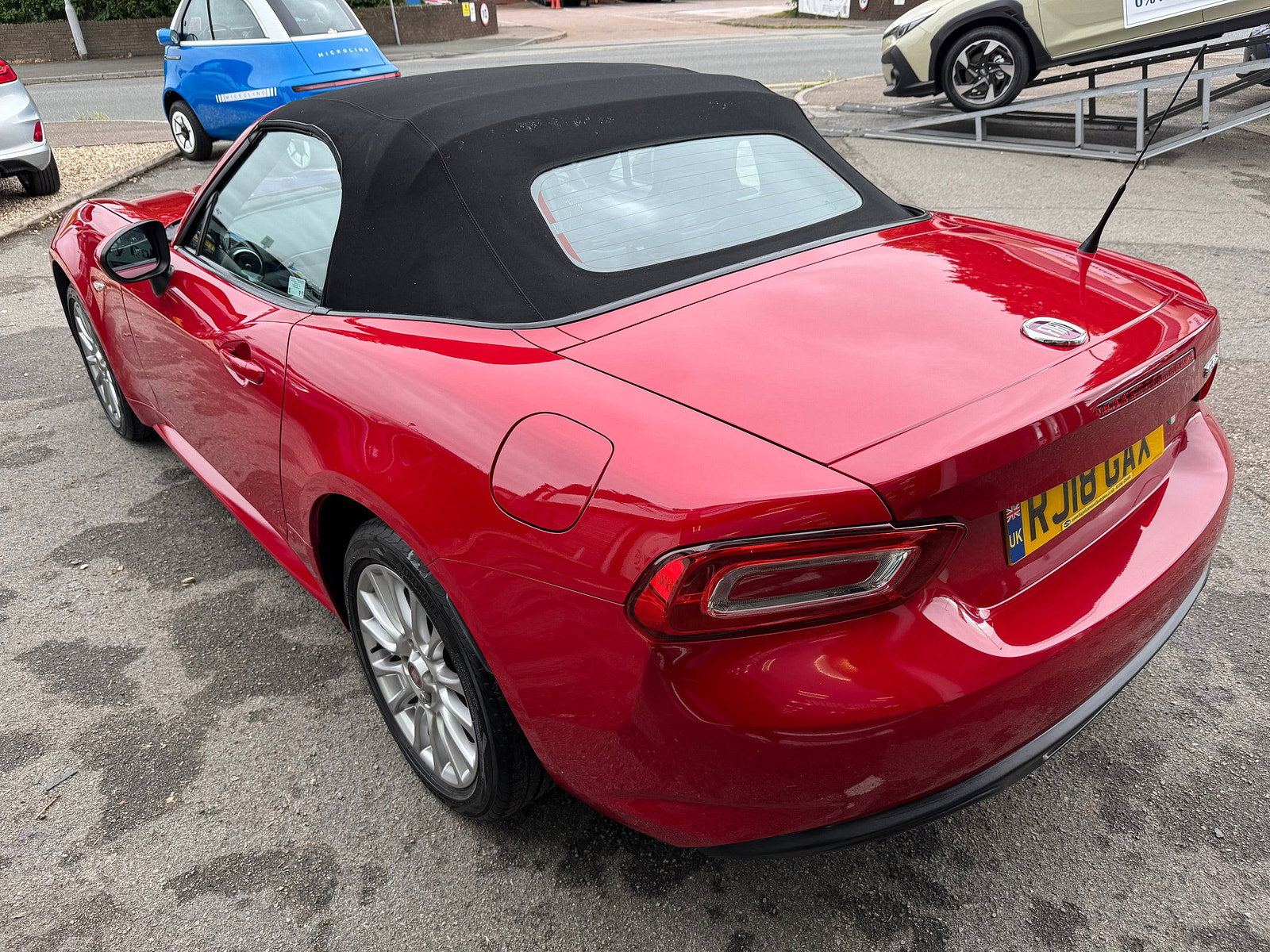 Fiat 124 Spider 1.4 MultiAir Classica Convertible 2dr Petrol Euro 6 (140 ps) 2dr Manual 2018