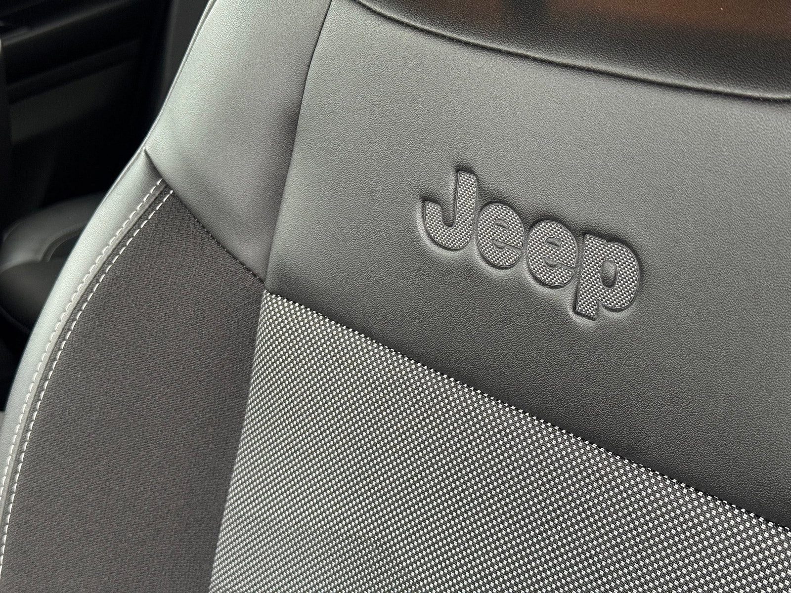 Jeep Avenger 1.2 Altitude SUV 5dr Petrol Manual Euro 6 (s/s) (100 ps) 5dr Manual 2024