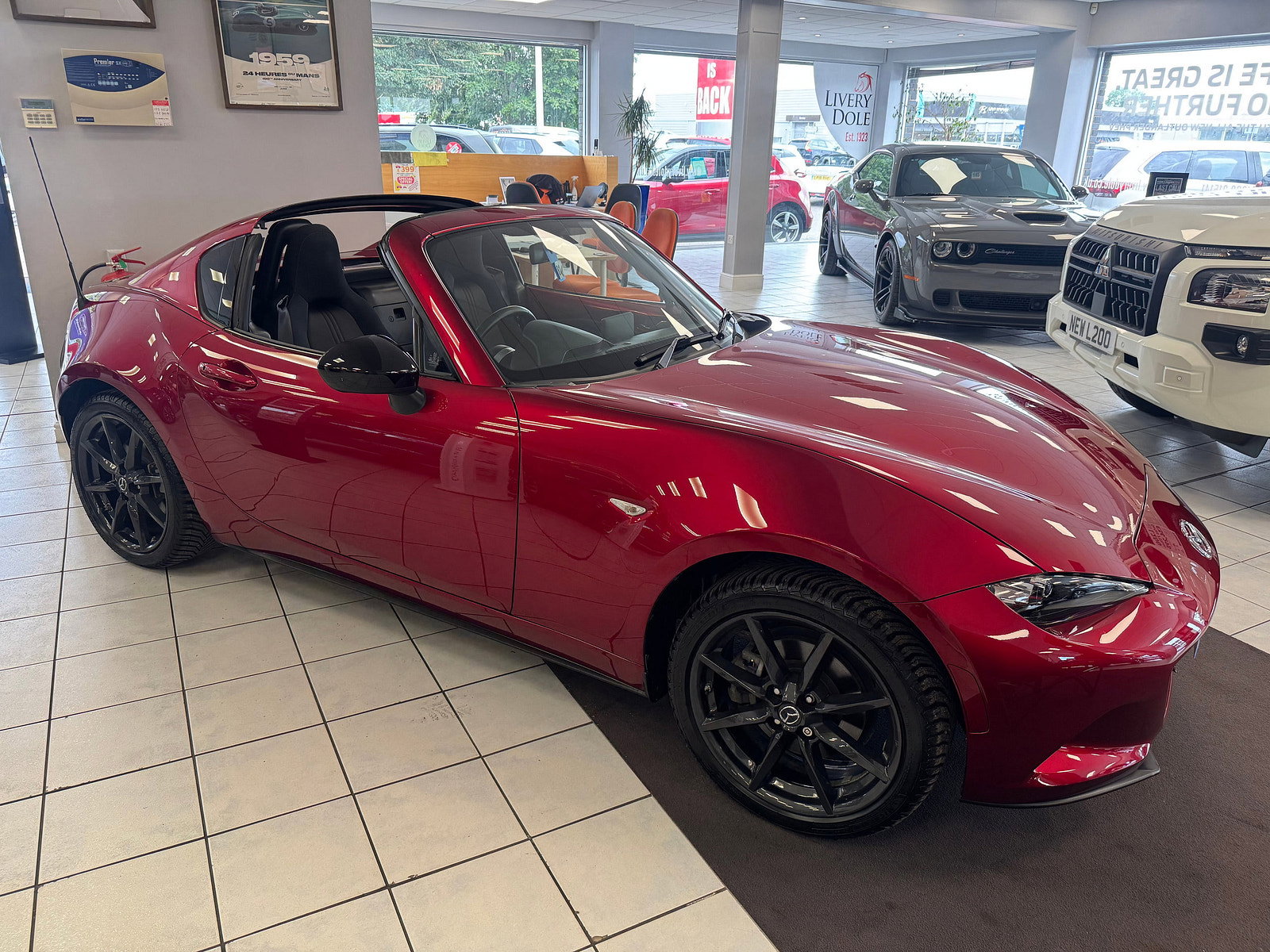 Mazda MX-5 RF 2.0 SKYACTIV-G SE-L Nav Convertible 2dr Petrol Manual Euro 6 (160 ps) 2dr Manual 2018