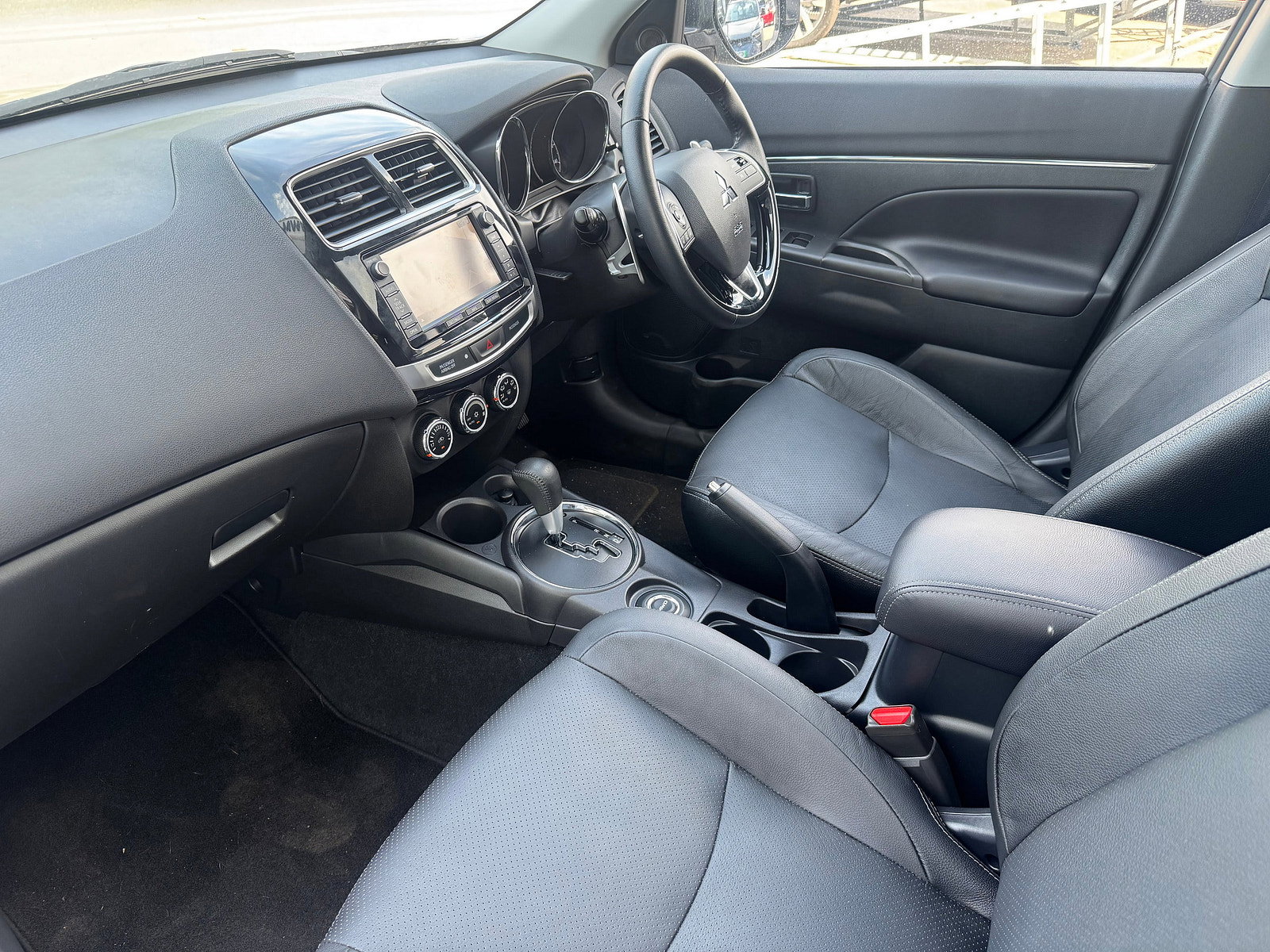 Mitsubishi ASX 2.2 DI-D ZC-H SUV 5dr Diesel Auto 4WD Euro 6 (147 ps) 5dr Automatic 2015